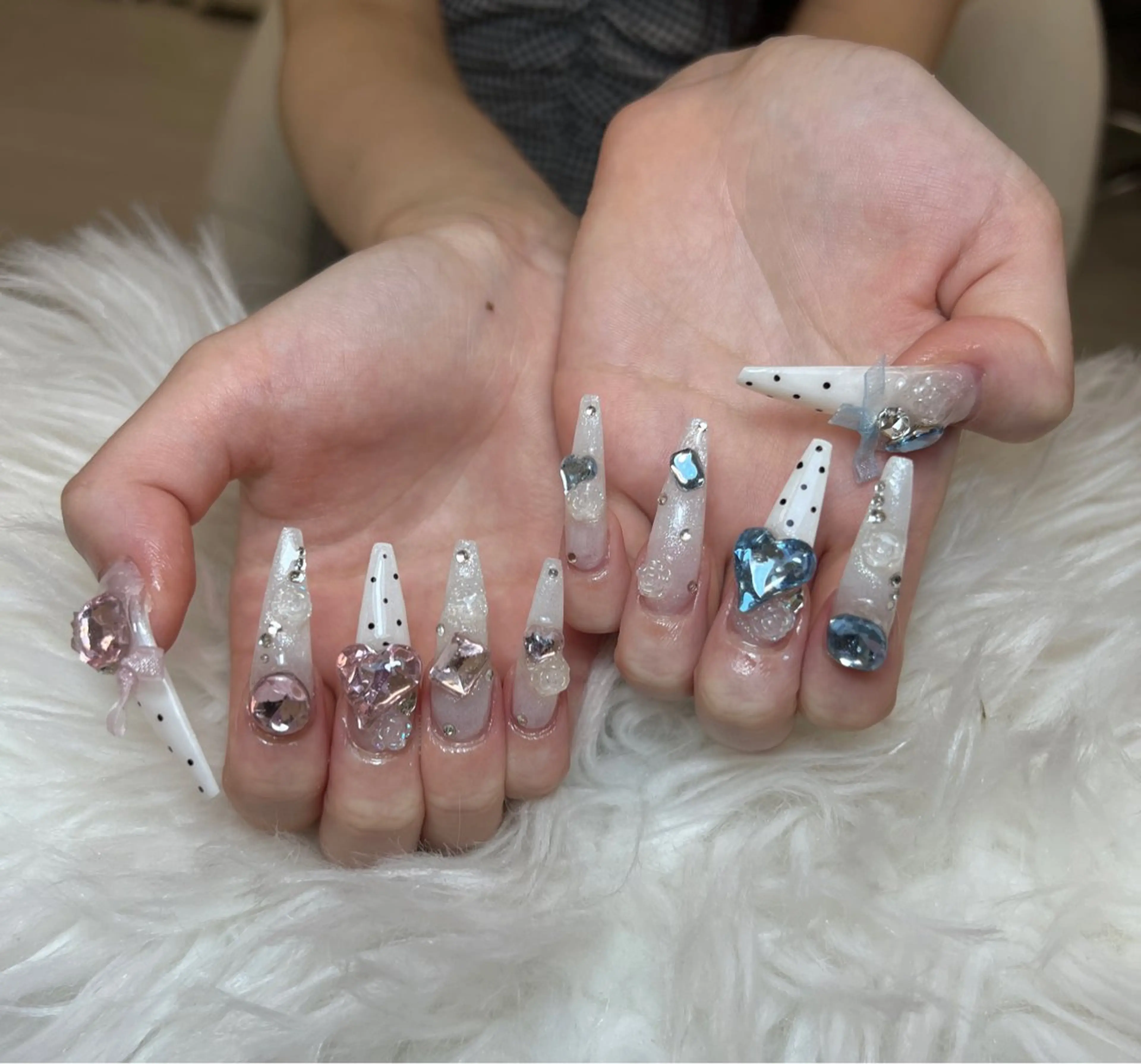 ネイル アートネイル オーロラネイル チークネイル 長さ出し フットネイル Noiranail_ studio川越西口のネイルデザイン