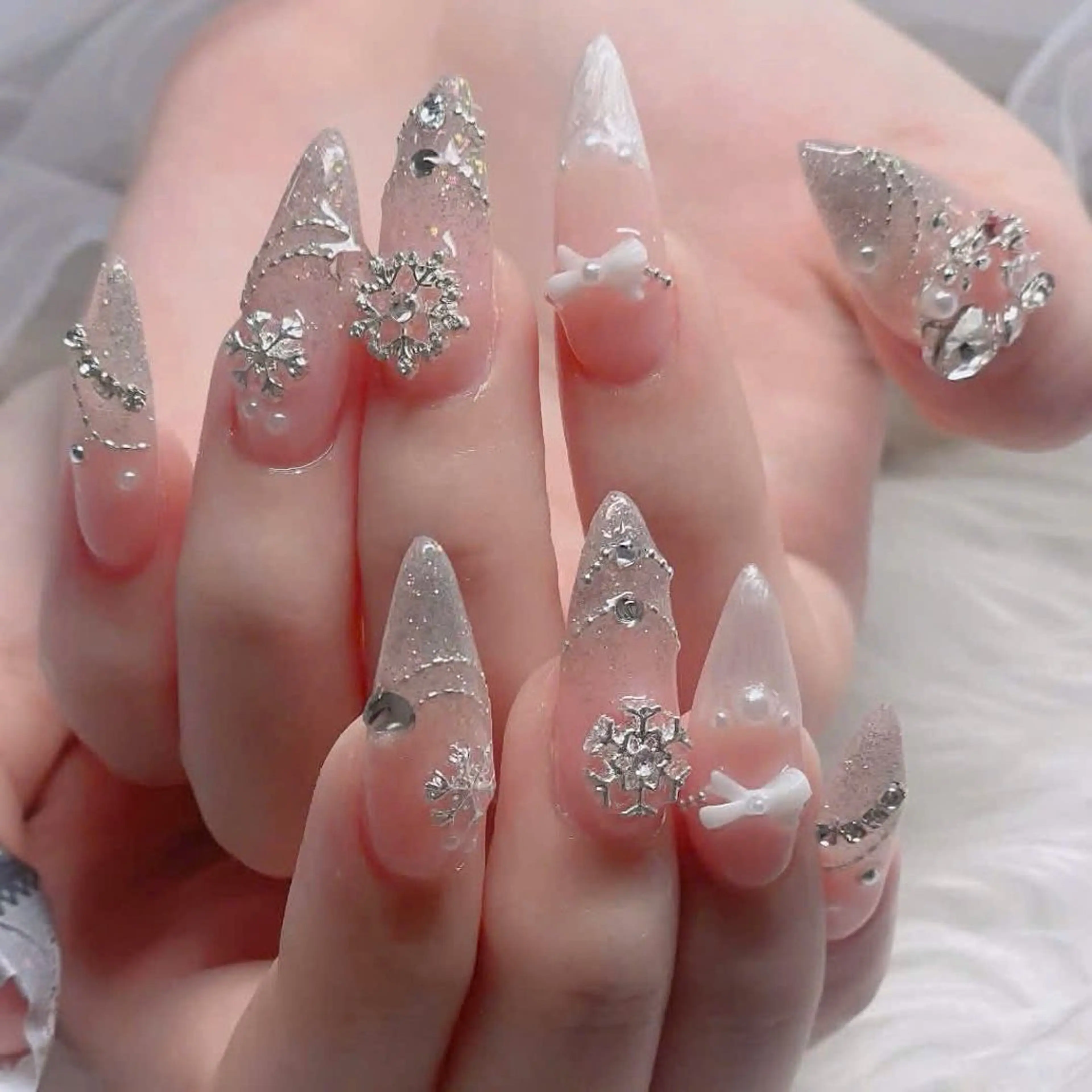 ネイル オーロラネイル フレンチネイル ジェルネイル ハロウィン 韓国ネイル ハンドネイル H.baby Nail Salonのネイルデザイン