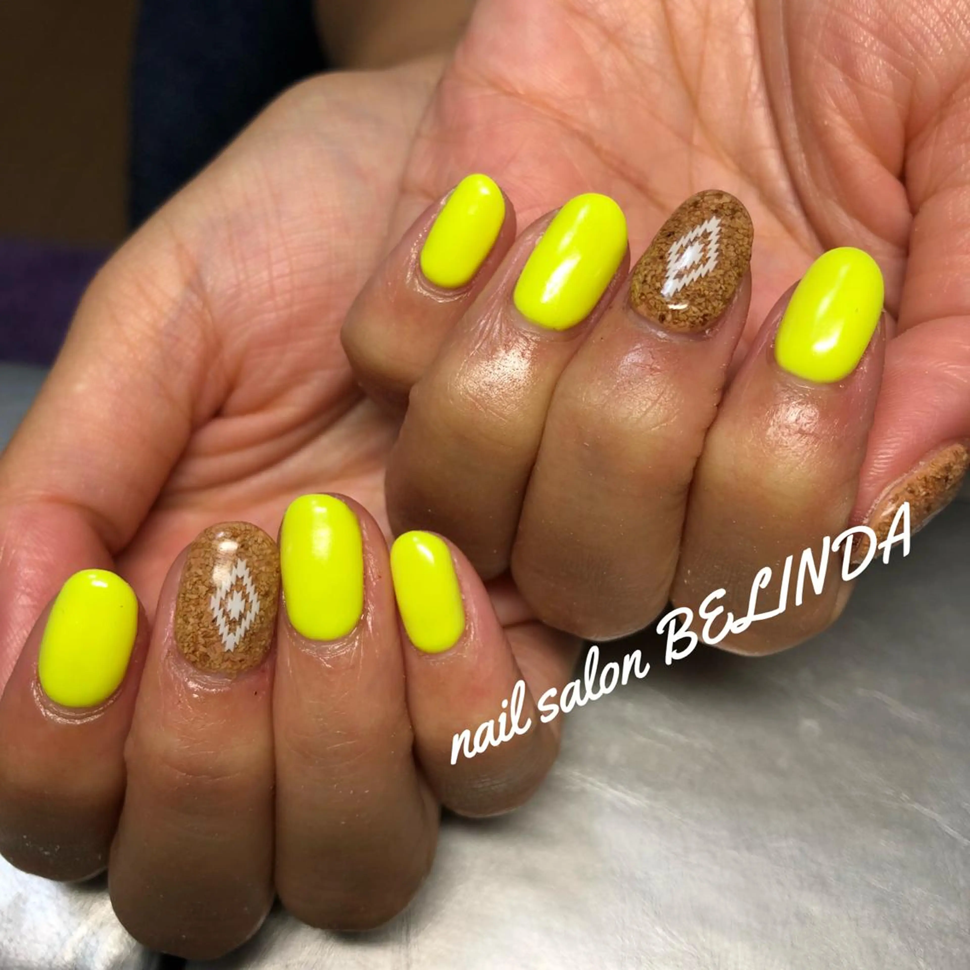 ミディアム ネイル ハンドネイル 毛利 ゆりあのエステ・リラクイメージ