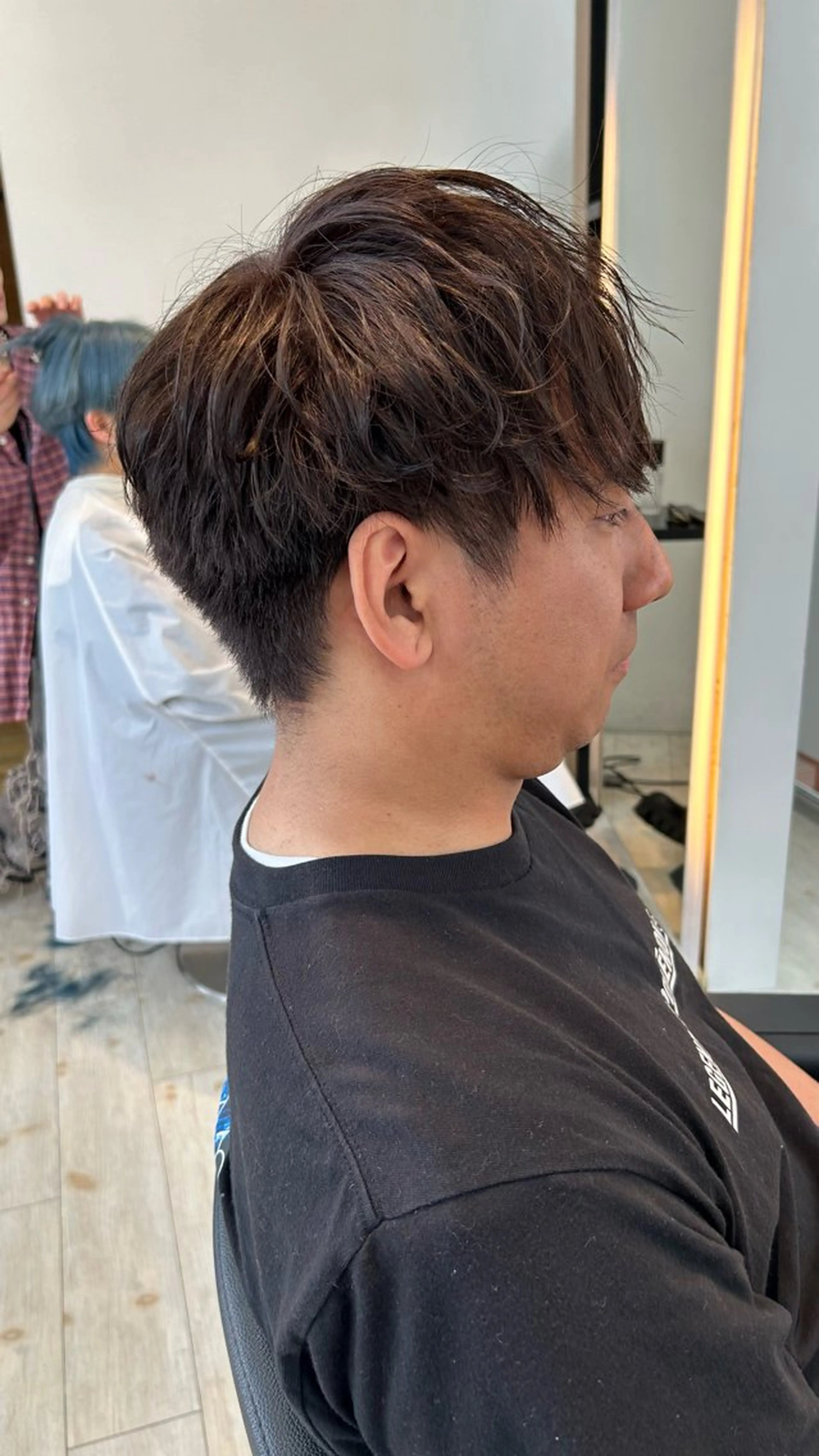 ショート カラー アッシュ アッシュブラウン ブラウンカラー ヘアカラー トリートメント 有働由良／ハイトーン ／韓国メンズヘアのヘアスタイル