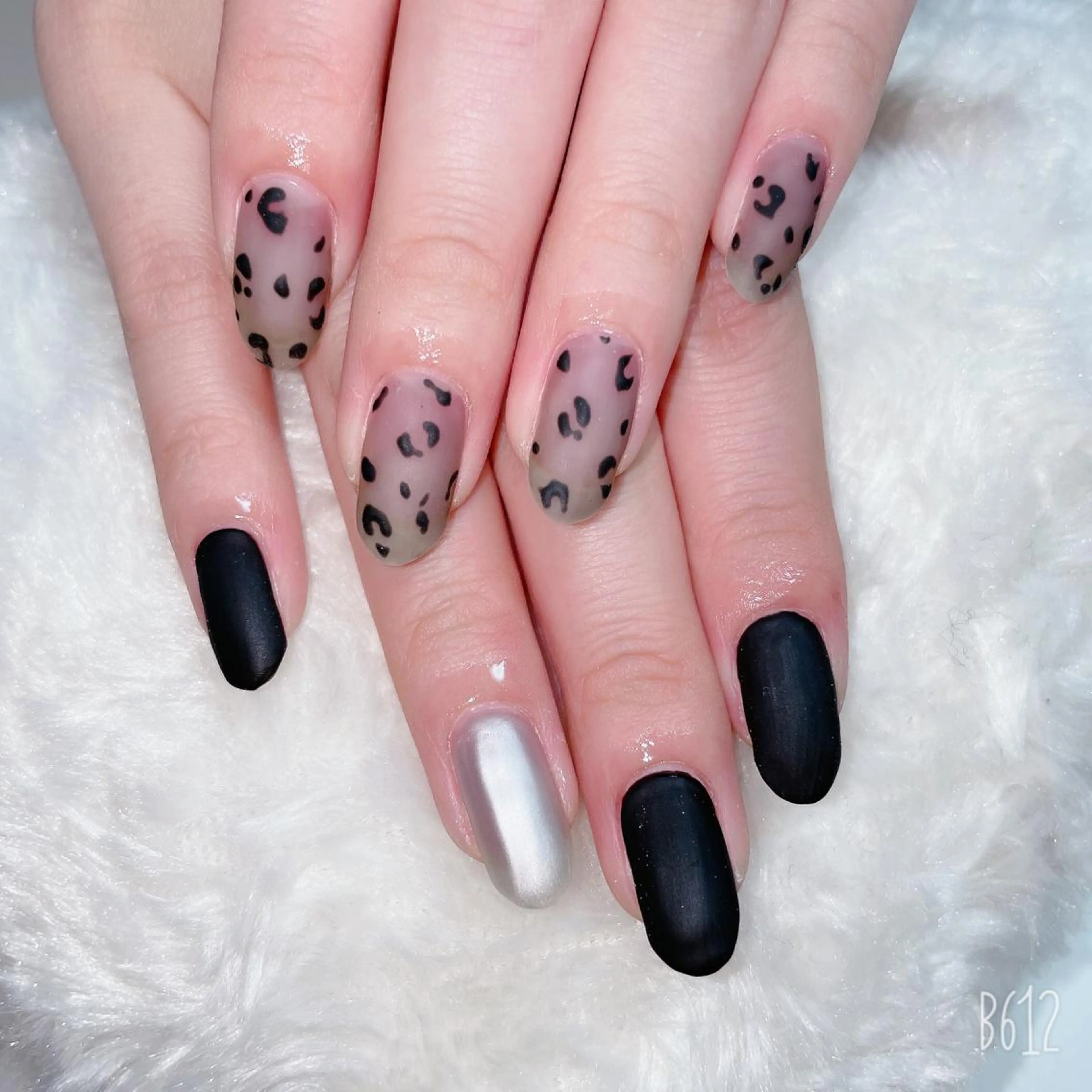 ネイル The Best Beauty受付担当のヘアスタイル