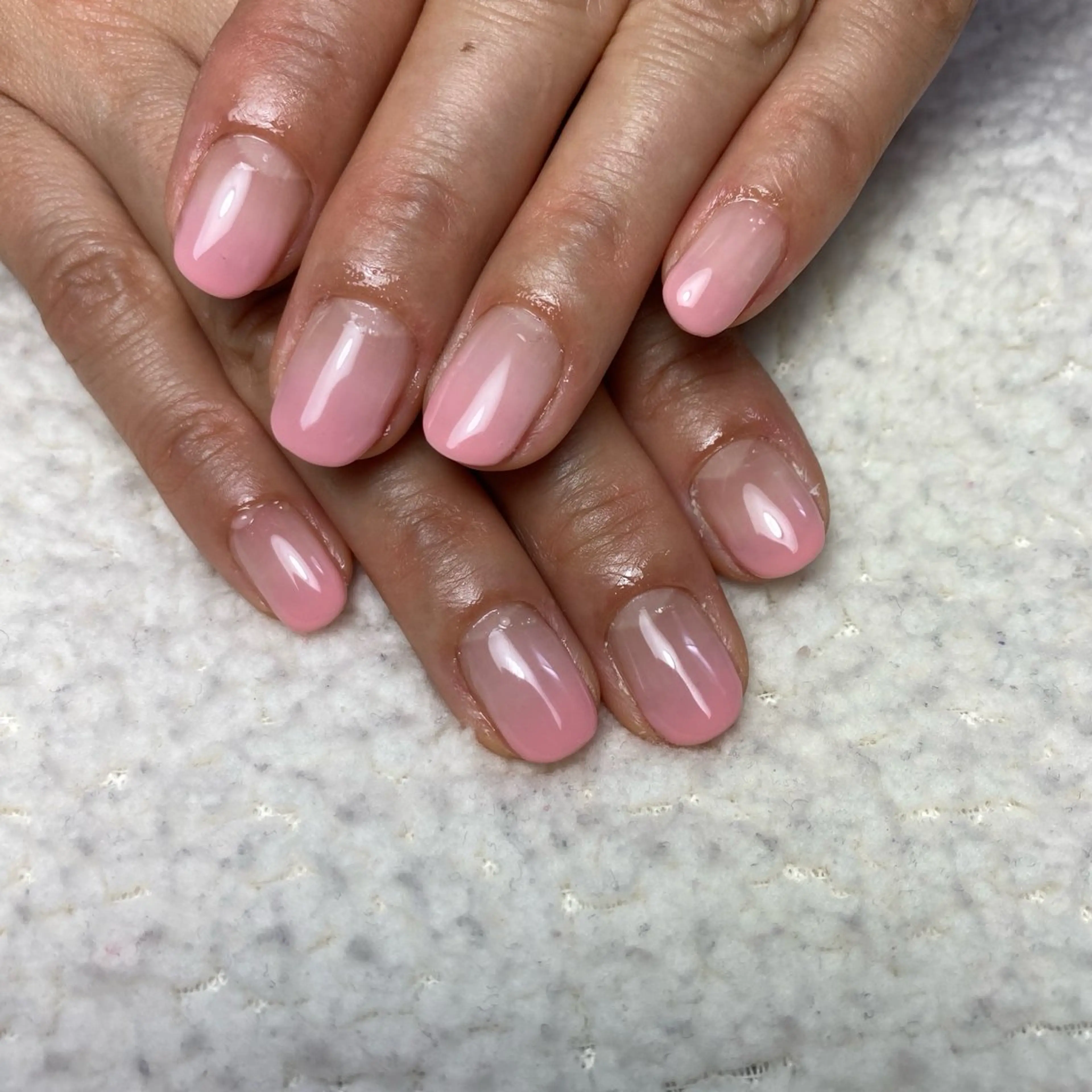 ネイル グラデーション ピンク 春ネイル ハンドネイル COCO+所属・COCO +のエステ・リラクイメージ