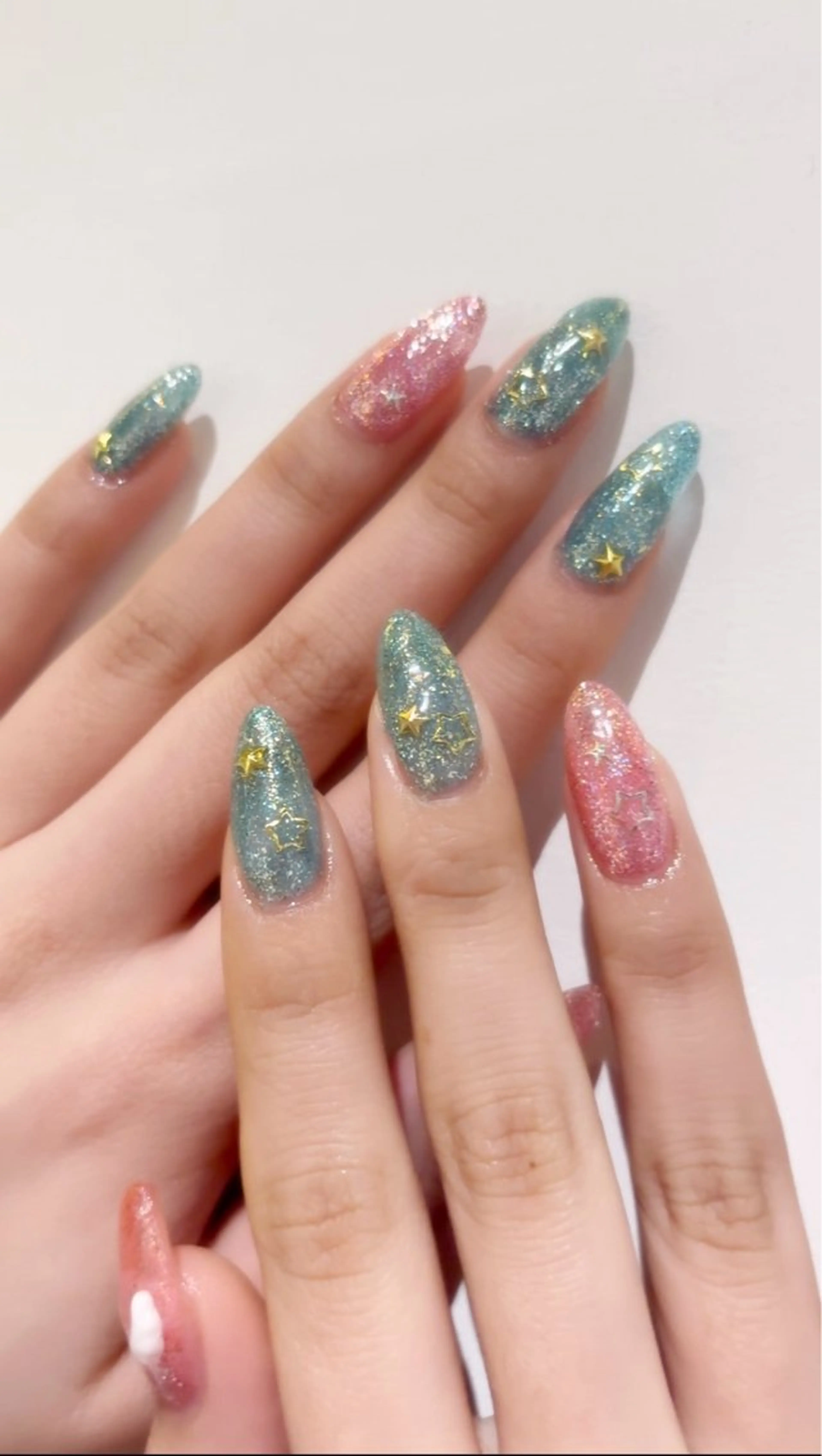 ネイル フットネイル キラキラネイル モンタナ nailのネイルデザイン