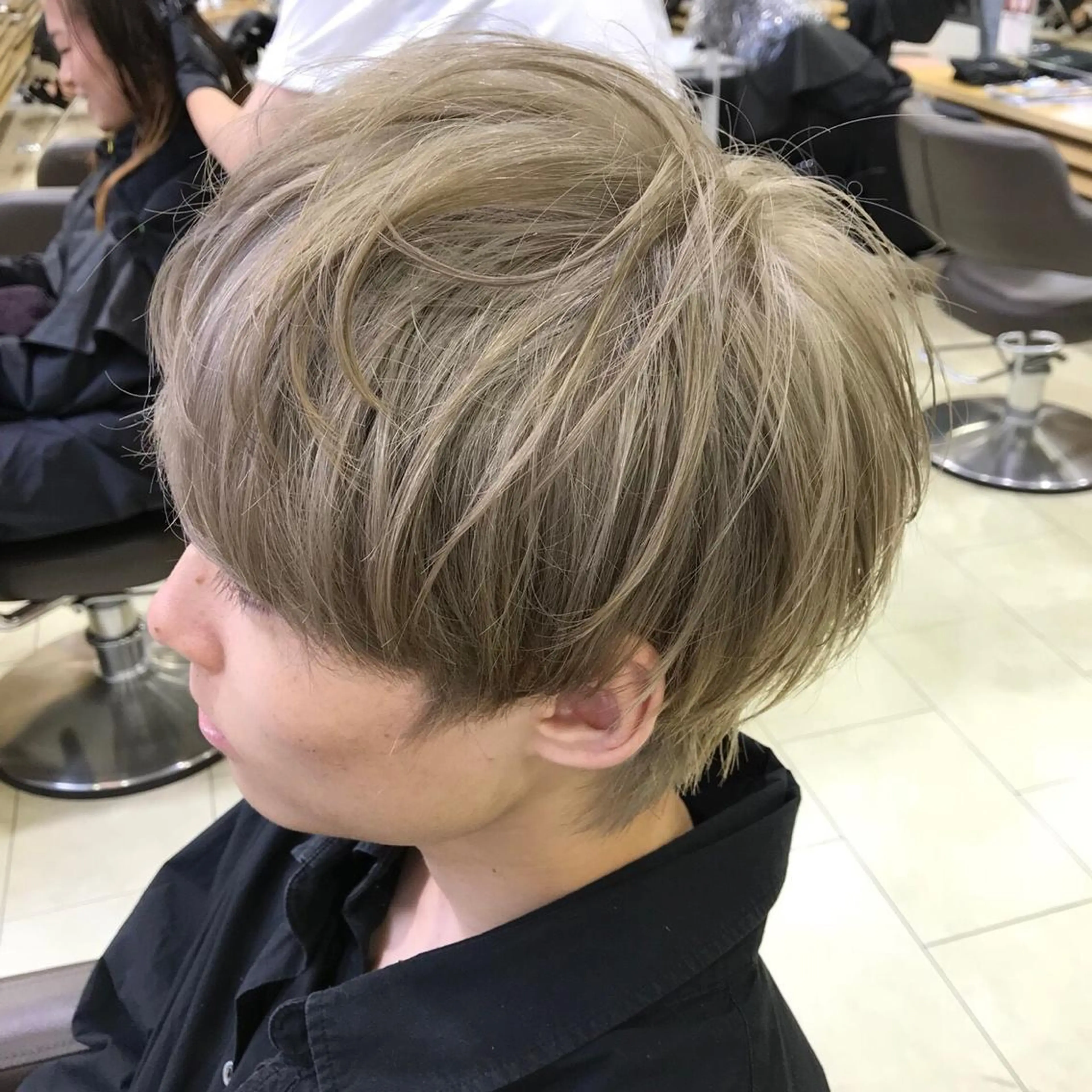 メンズ メンズハイトーン メンズ韓国風 Zina西新 井上貴幸のヘアスタイル