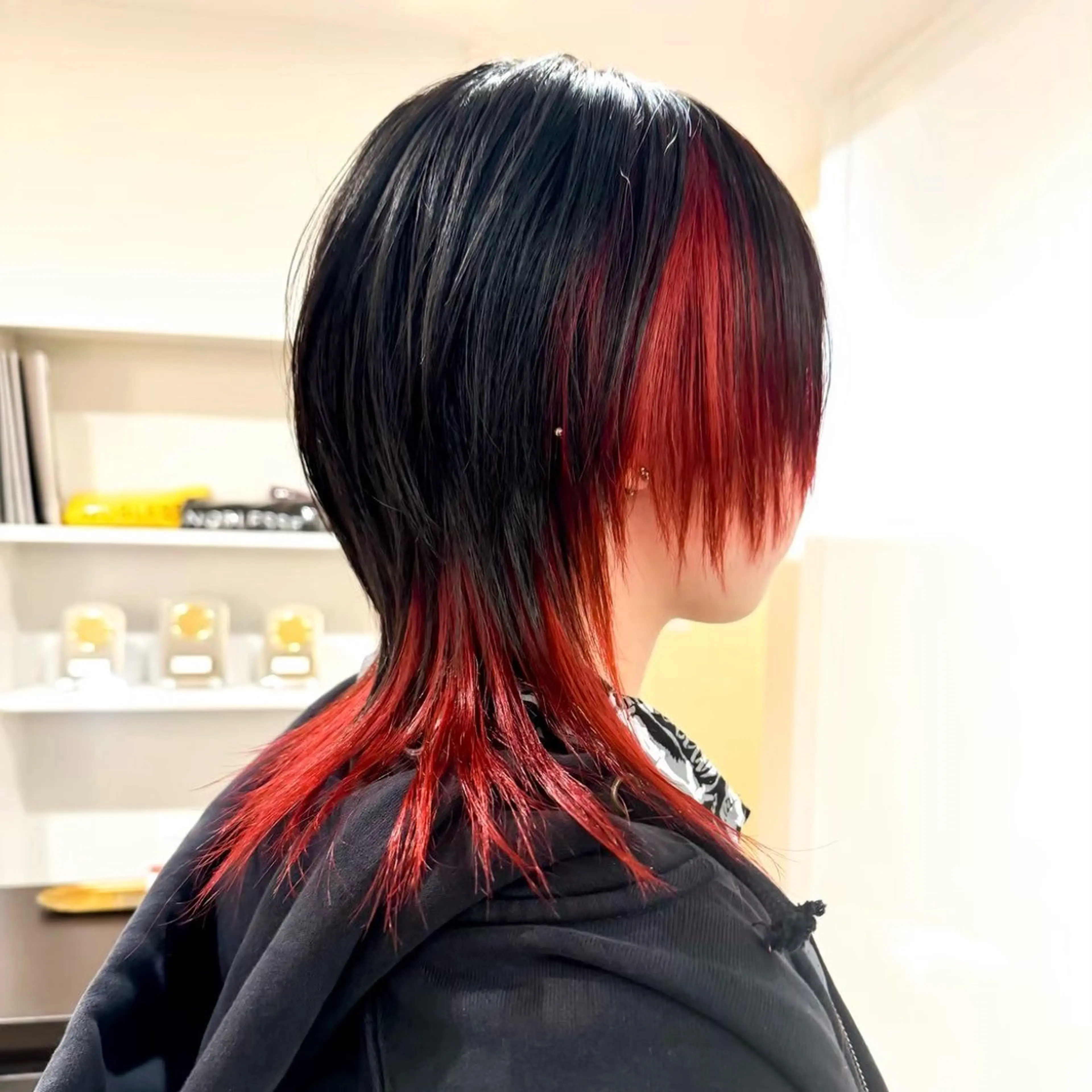 ミディアム カラー カット ヘアカラー トリートメント ハイトーン/ウルフ/ レイヤー/Asukaのヘアスタイル