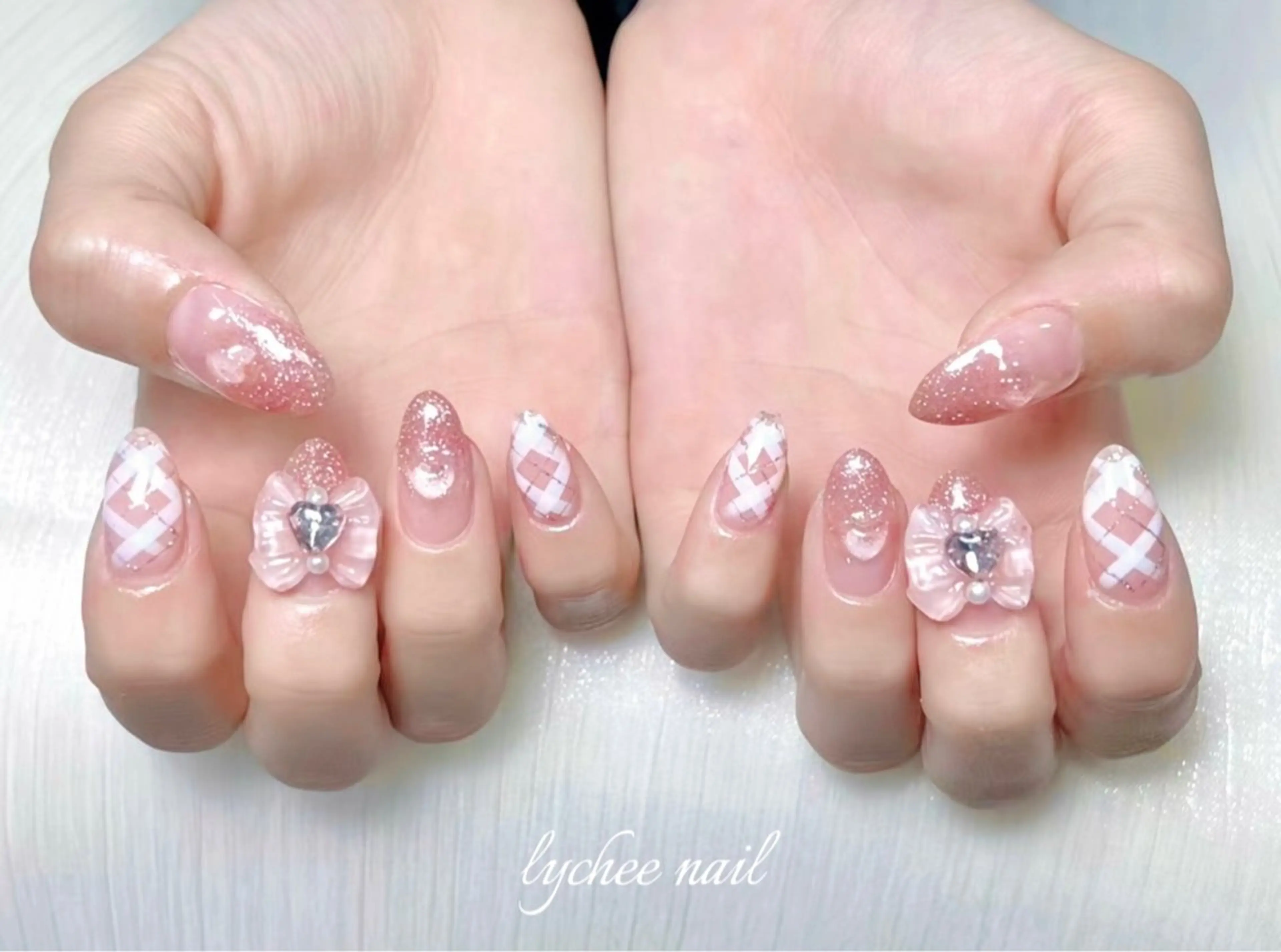 ネイル ジェルネイル ガーリー 持ち込み ニュアンスネイル パラジェル Lychee nail salon所属・🍒Lychee ✨のネイルデザイン