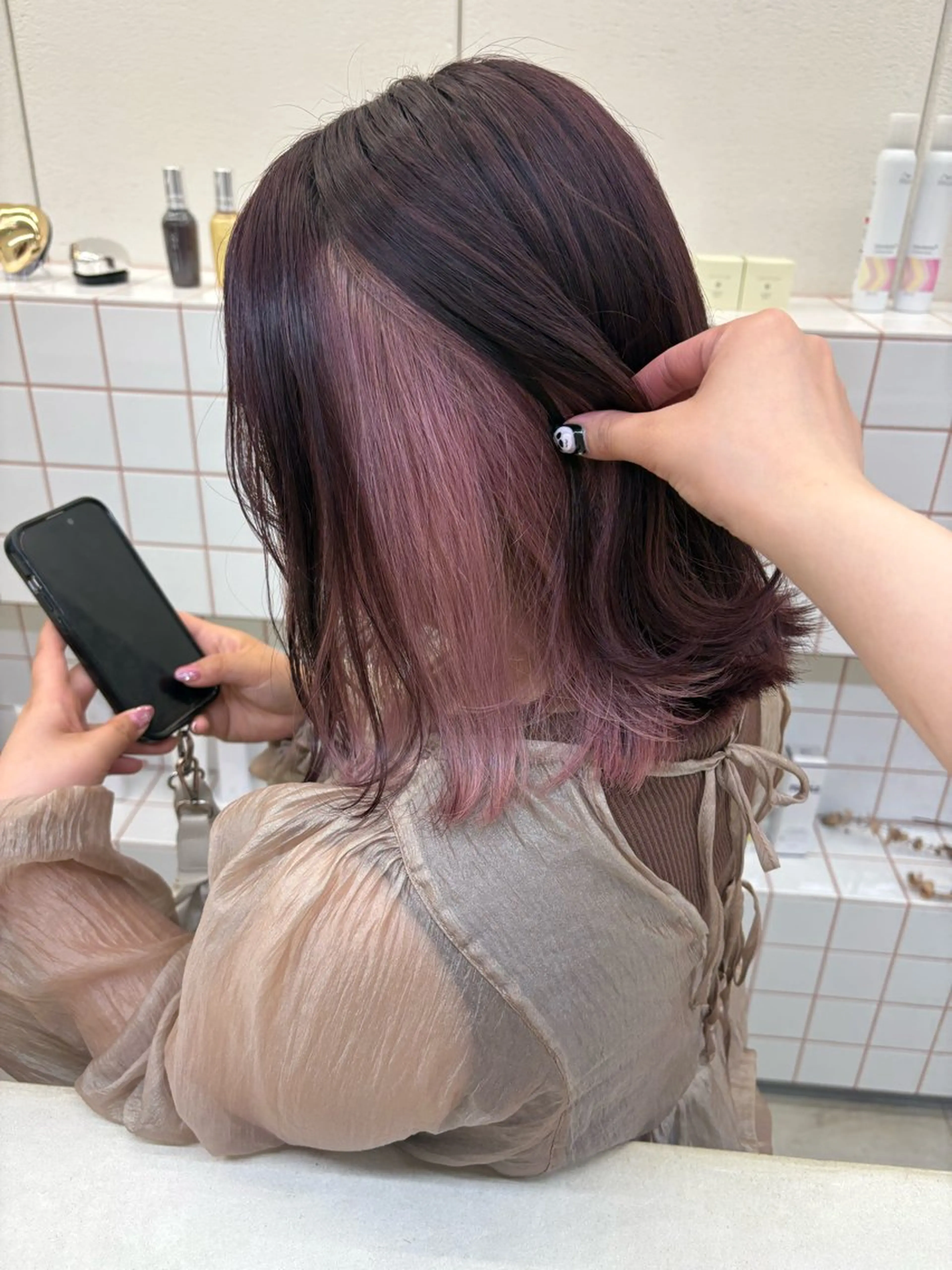 ミディアム カラー イヤリングカラー ピンクカラー ヘアカラー トリートメント NIKO/名古屋/ 伏見/花屋併設のヘアスタイル