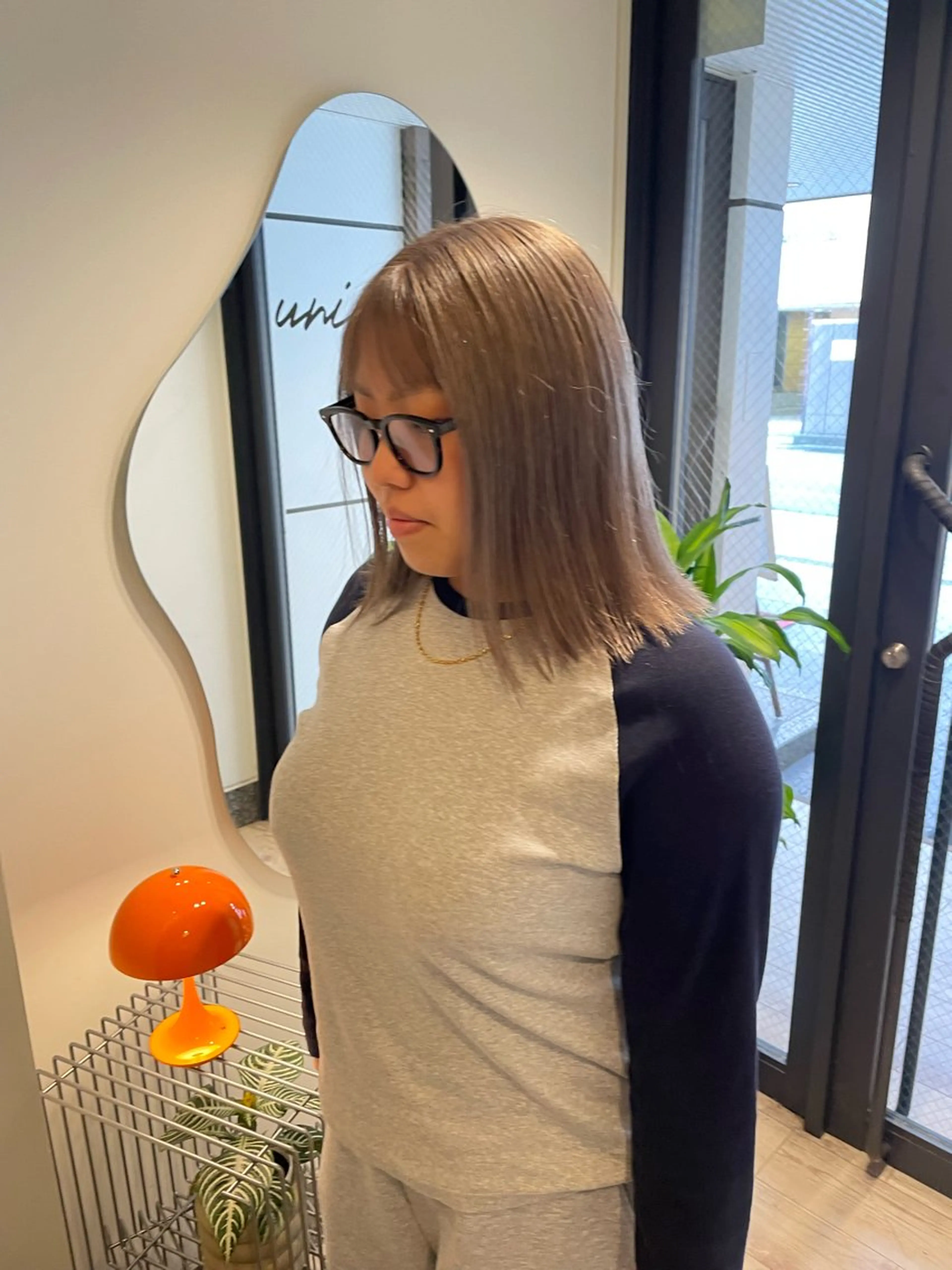 ミディアム カラー ブリーチ グレージュ カット ヘアカラー トリートメント 渋谷 留菜のヘアスタイル