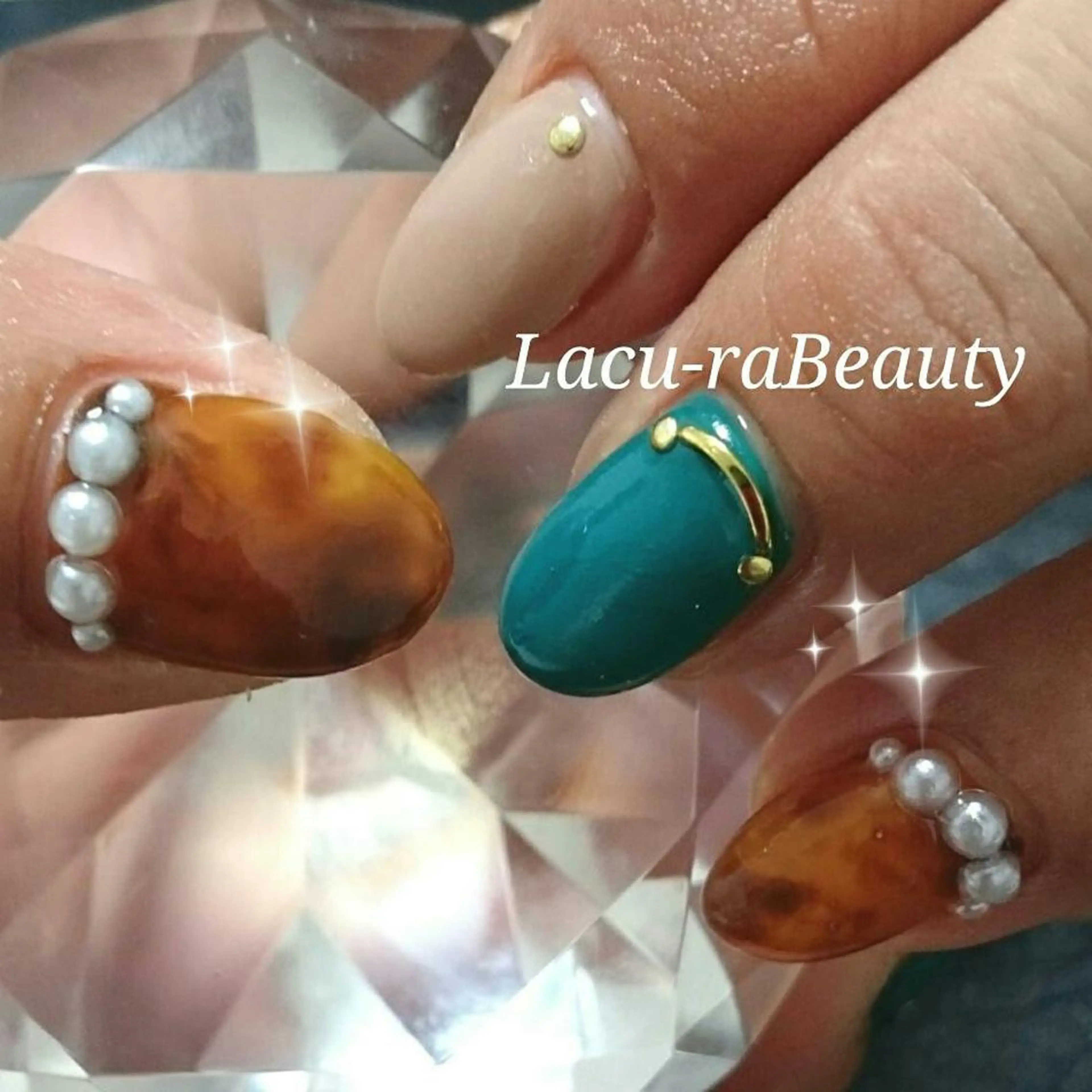 ネイル 小顔と腸の専門店 ラクーラビューティのエステ・リラクイメージ