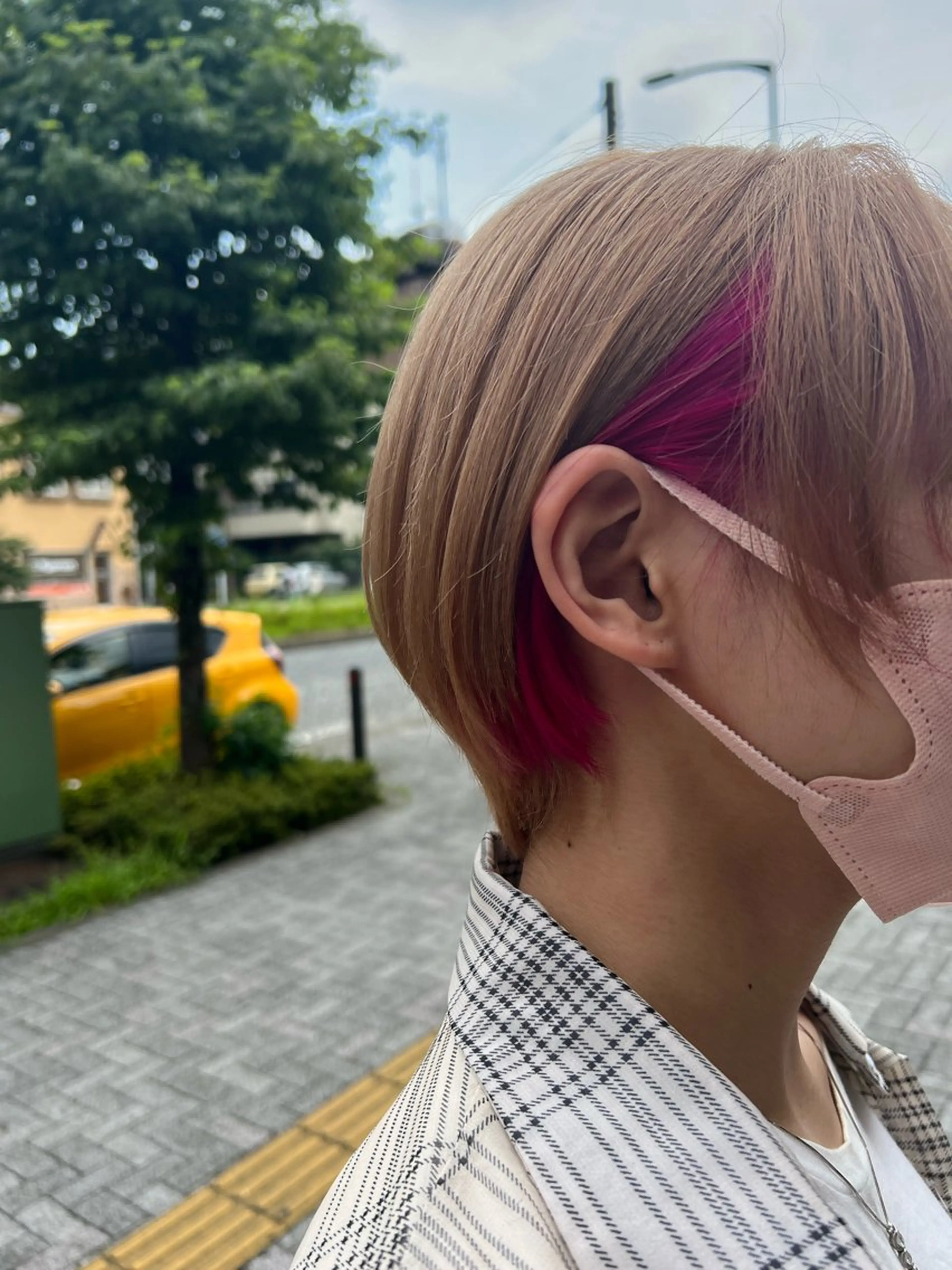 ショート カラー ブリーチ イヤリングカラー ヘアカラー ＊インナーカラー＊ 植松彩音のヘアスタイル