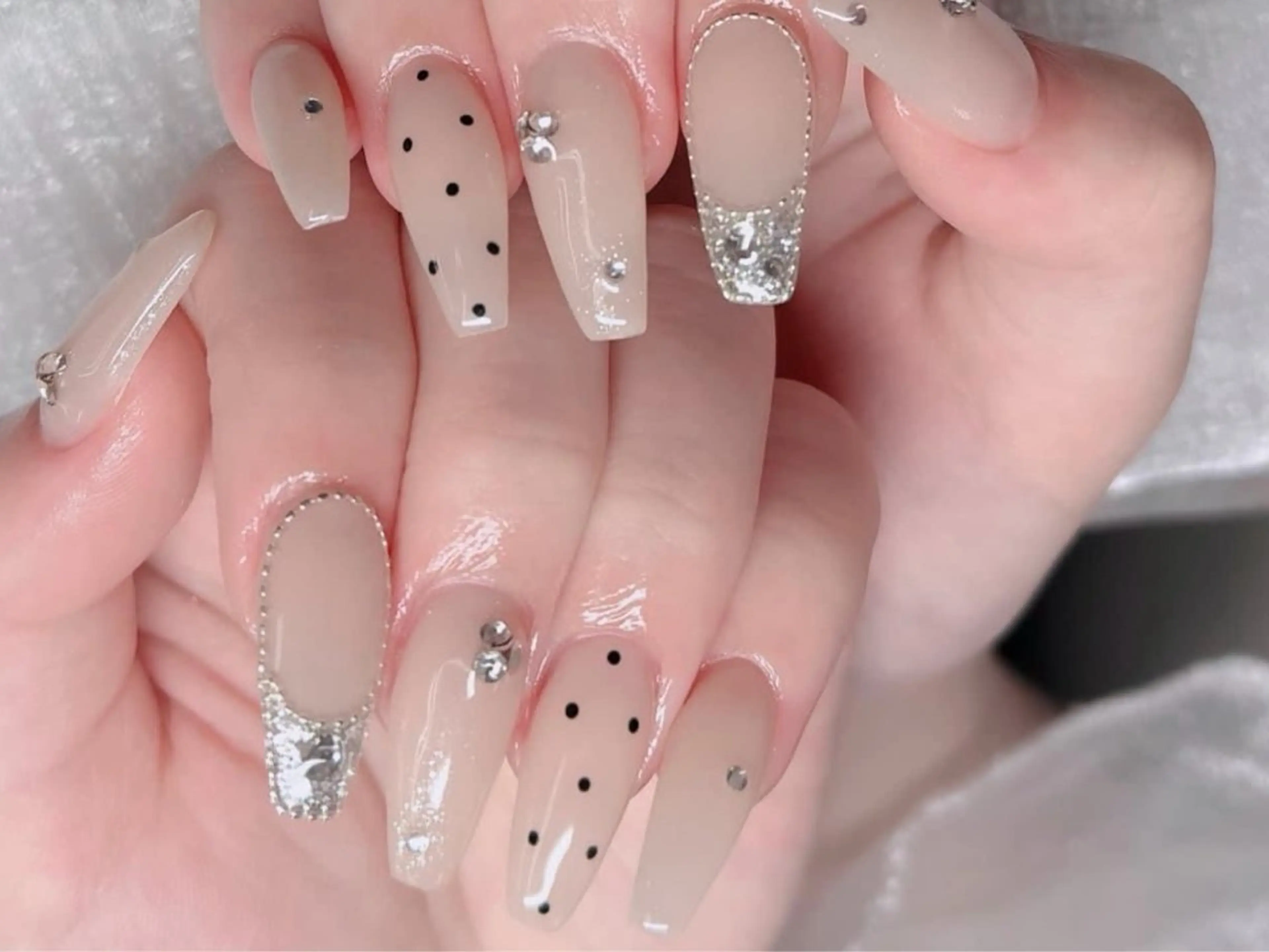 ネイル 西野 カナのネイルデザイン