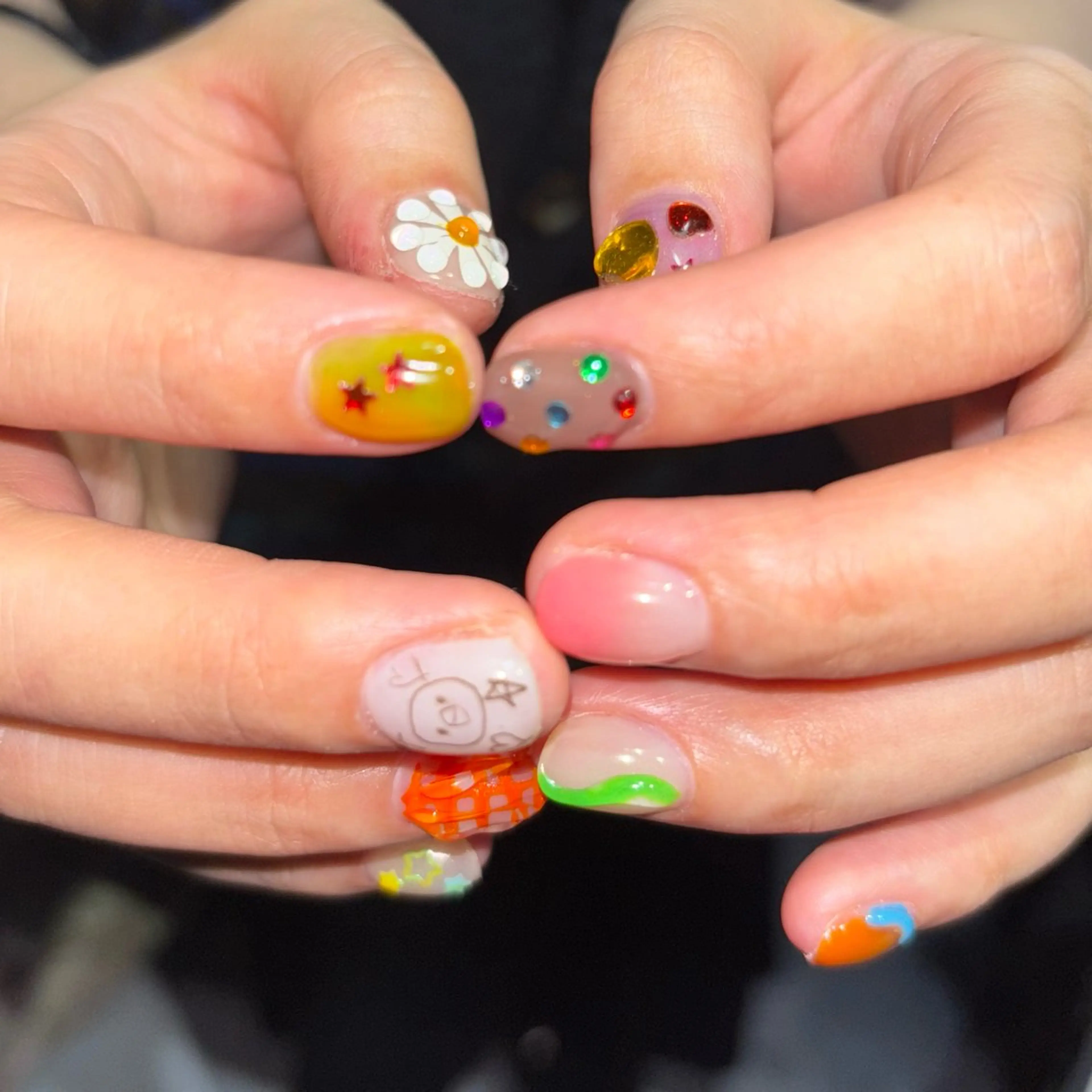 ネイル ハンドネイル 🪐富島彩夏 /海外nail🪐のネイルデザイン