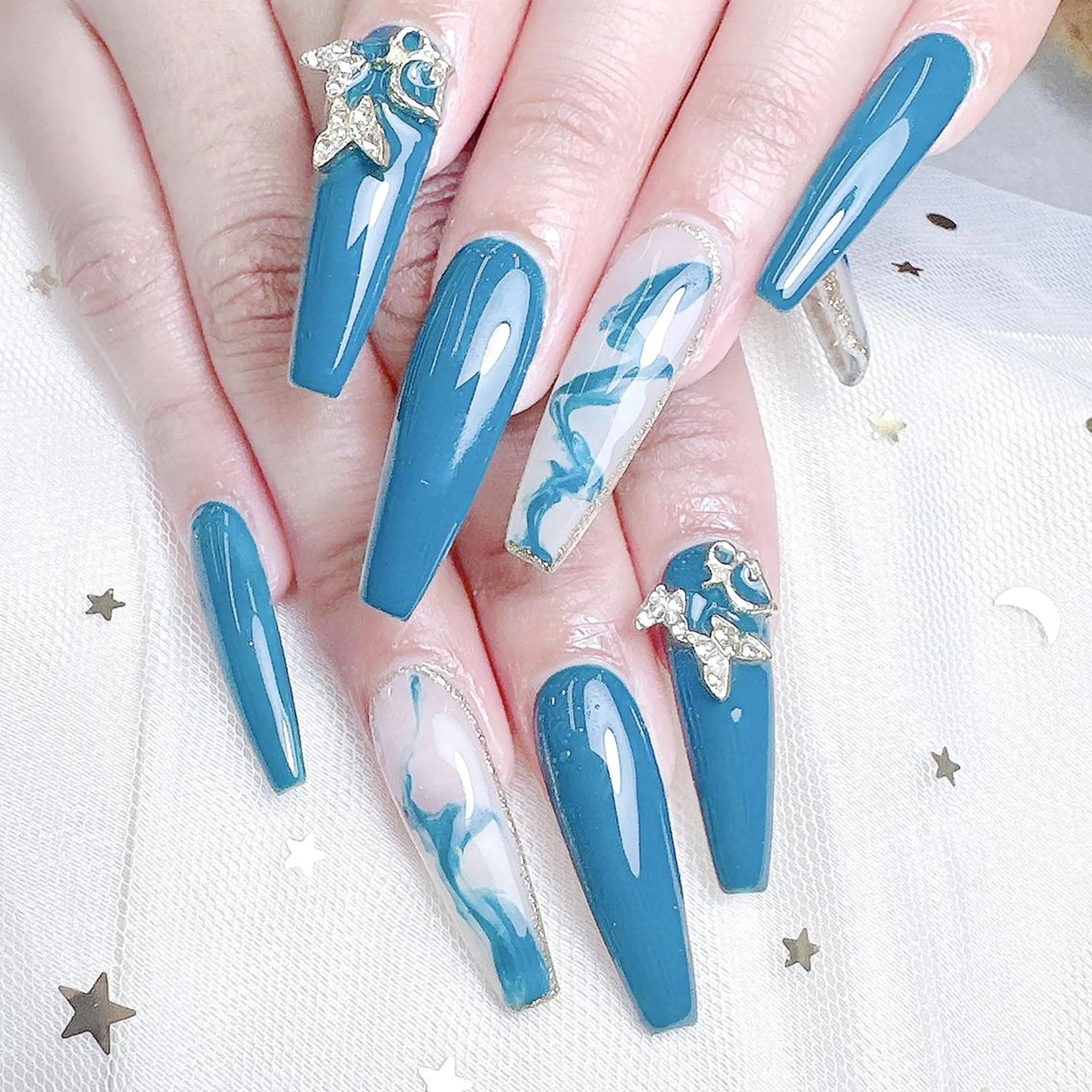 ネイル ❤️🔥長さだし専 門店queensのネイルデザイン