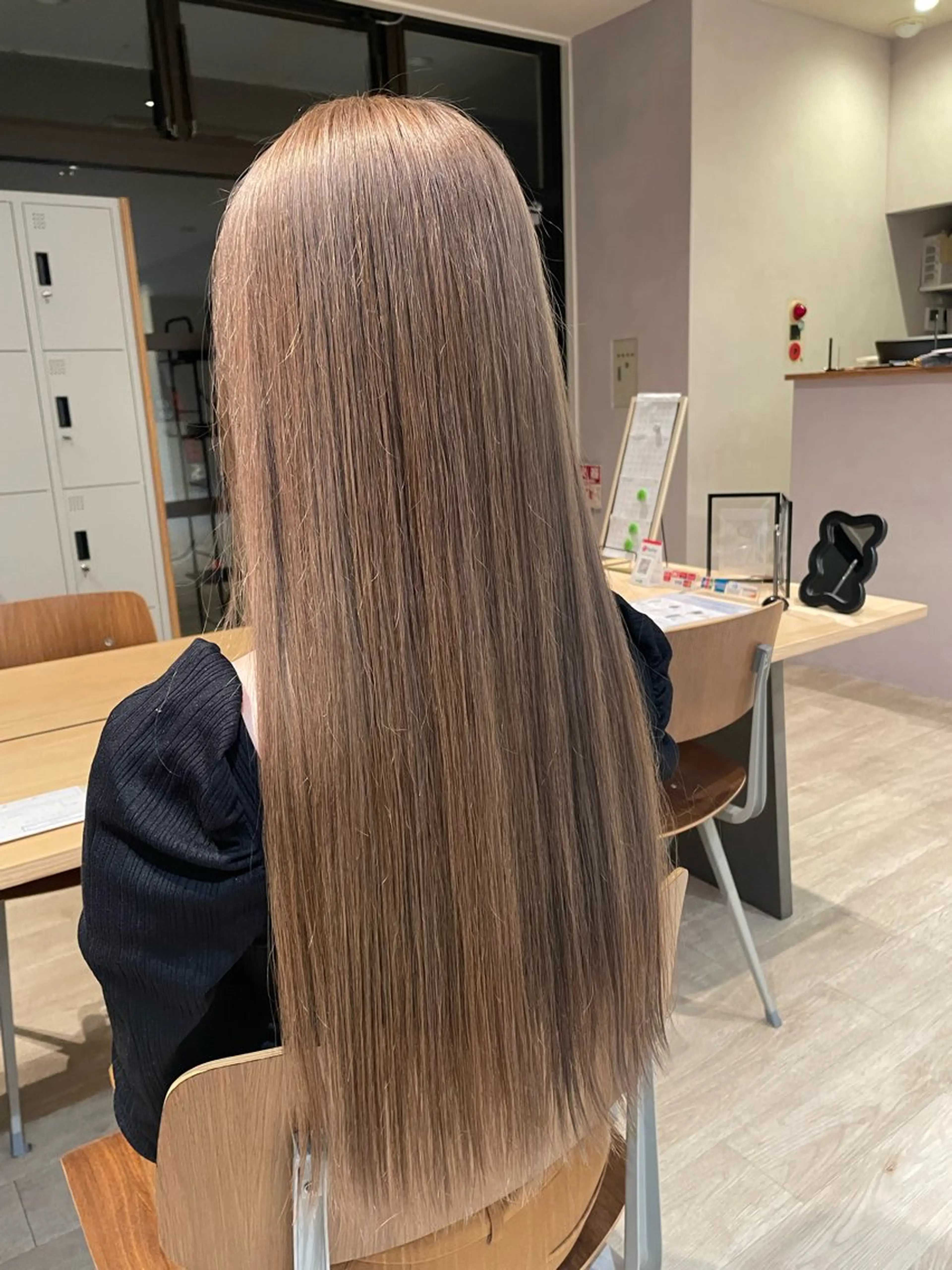 ロング カラー ベージュカラー ダブルカラー ミルクティーベージュ anuenue🌿 西村砂羽のヘアスタイル