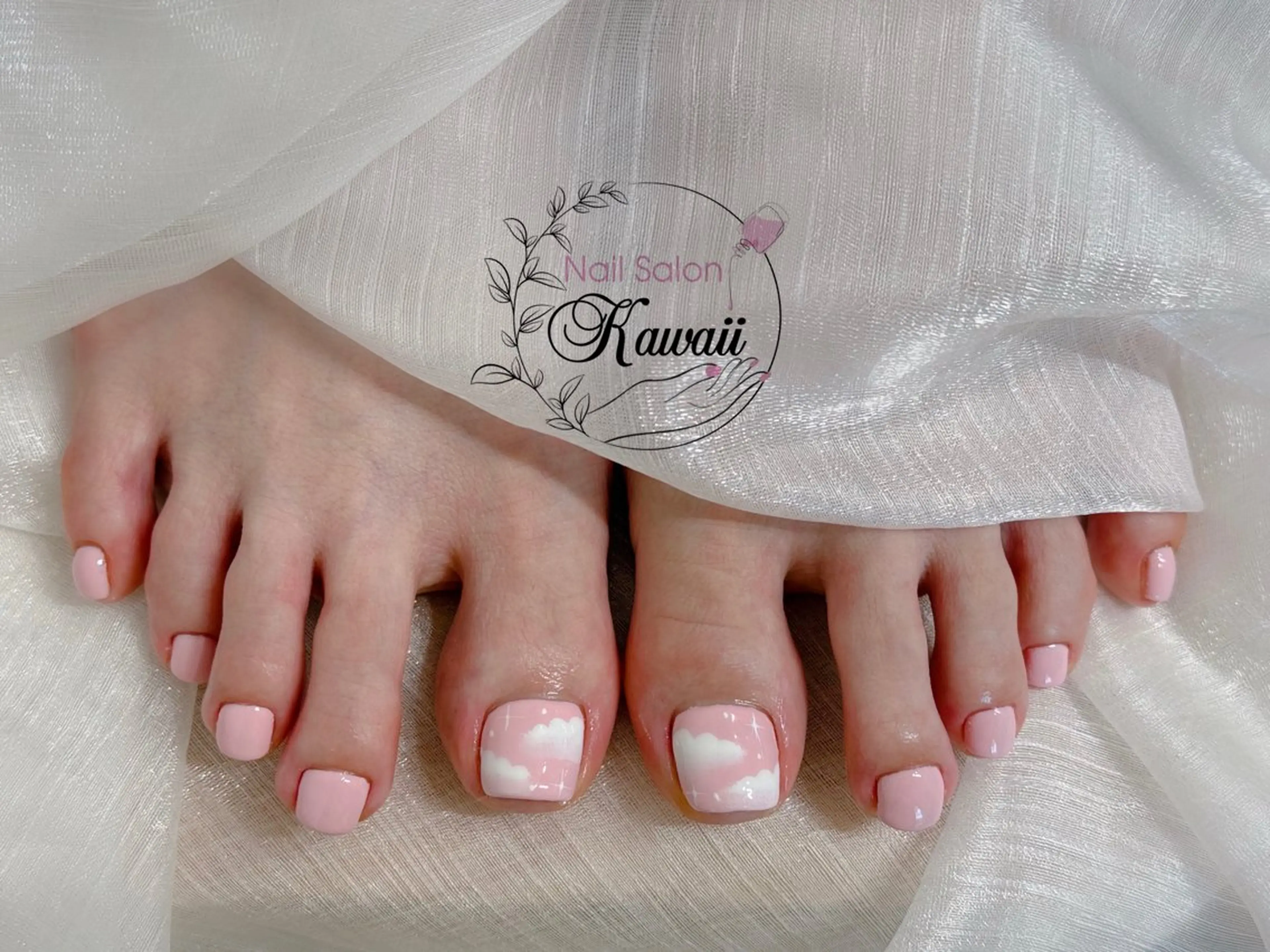 ネイル アートネイル 長さ出し フットネイル フレンチネイル ジェルネイル Kawaii Nail Salon所属・YURI NAIL NARITAのネイルデザイン