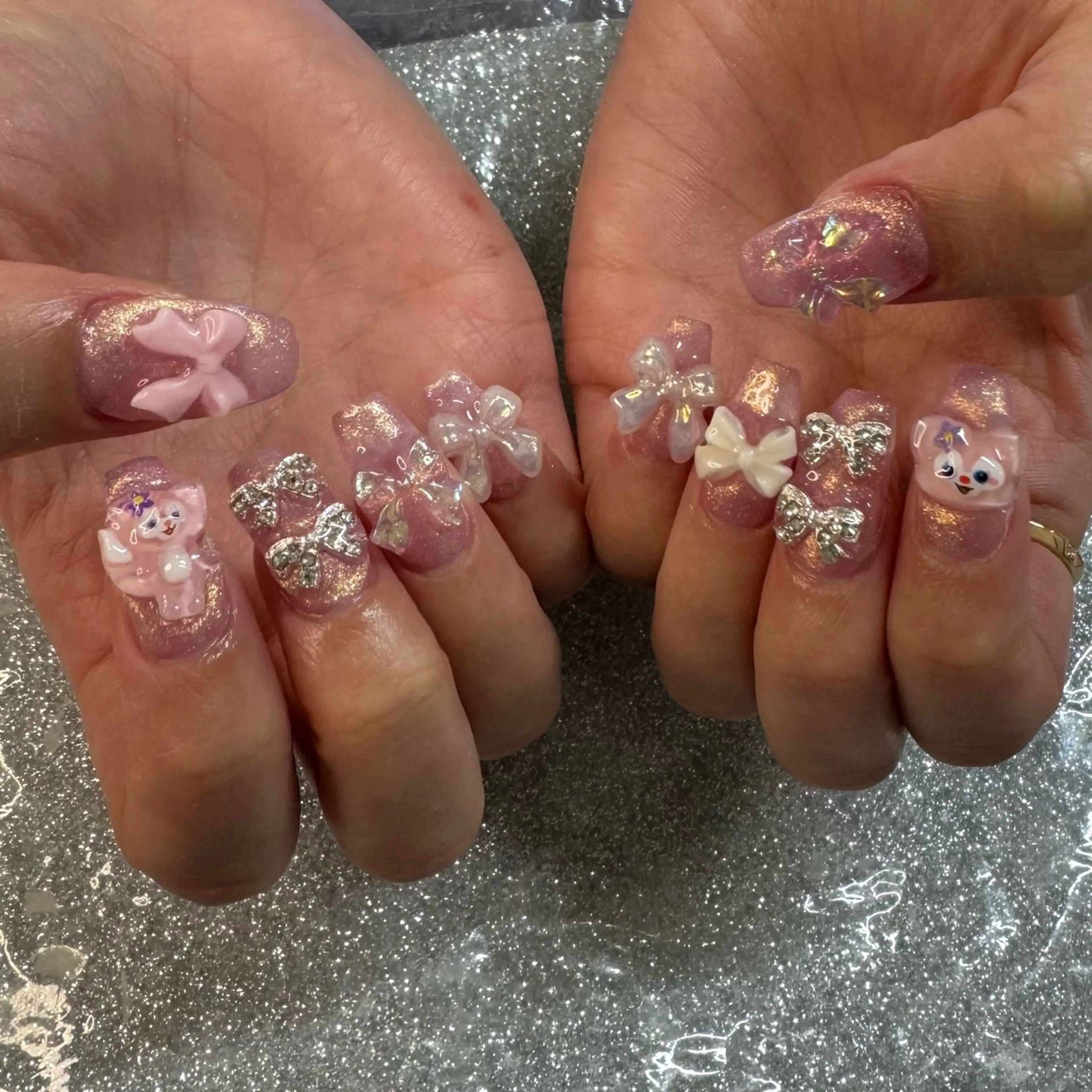 ネイル VIERU 🌈🎀💖のネイルデザイン