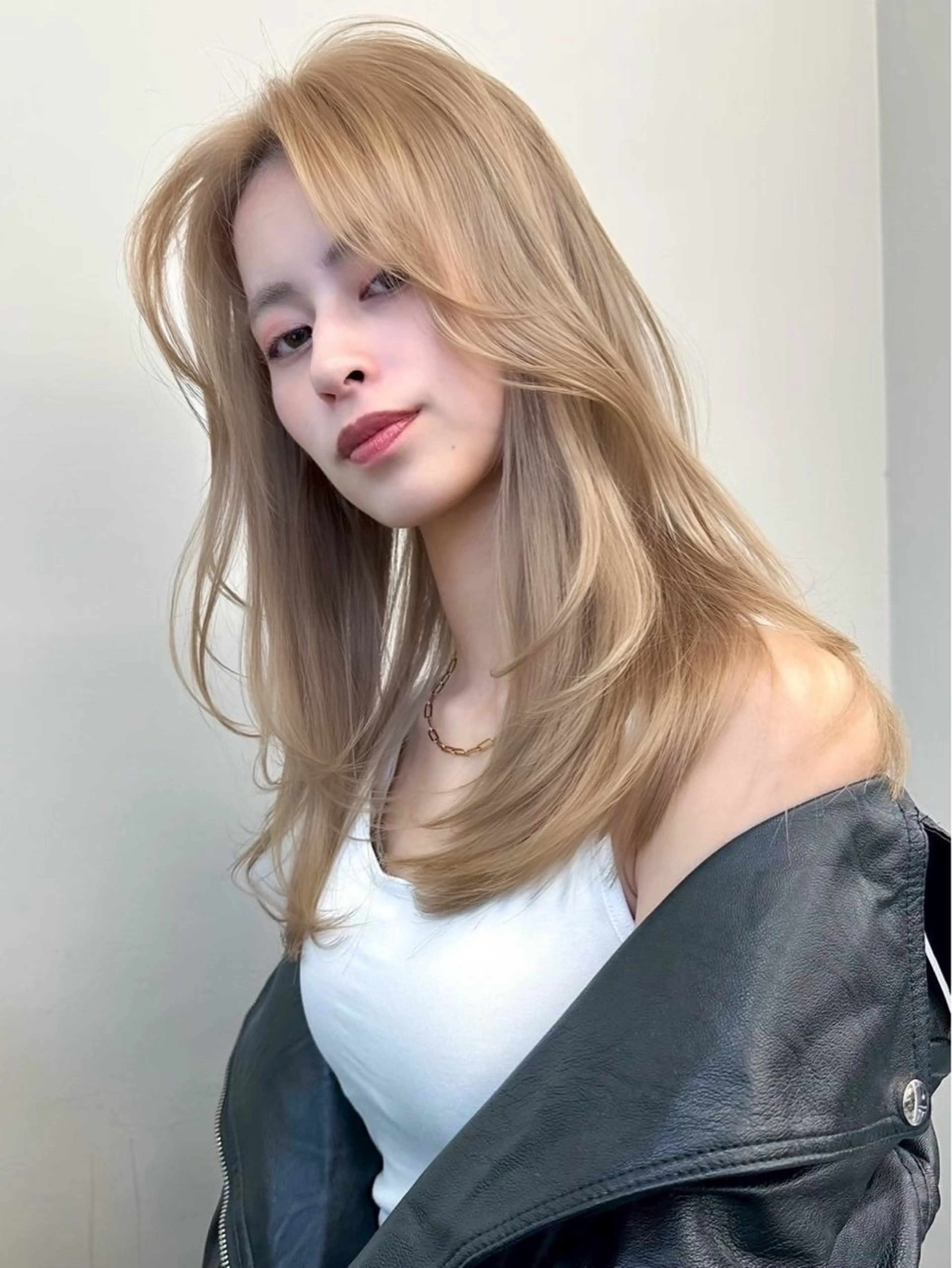 ロング ヘアカラー 艶髪ハイトーン 💎凜💎のヘアスタイル