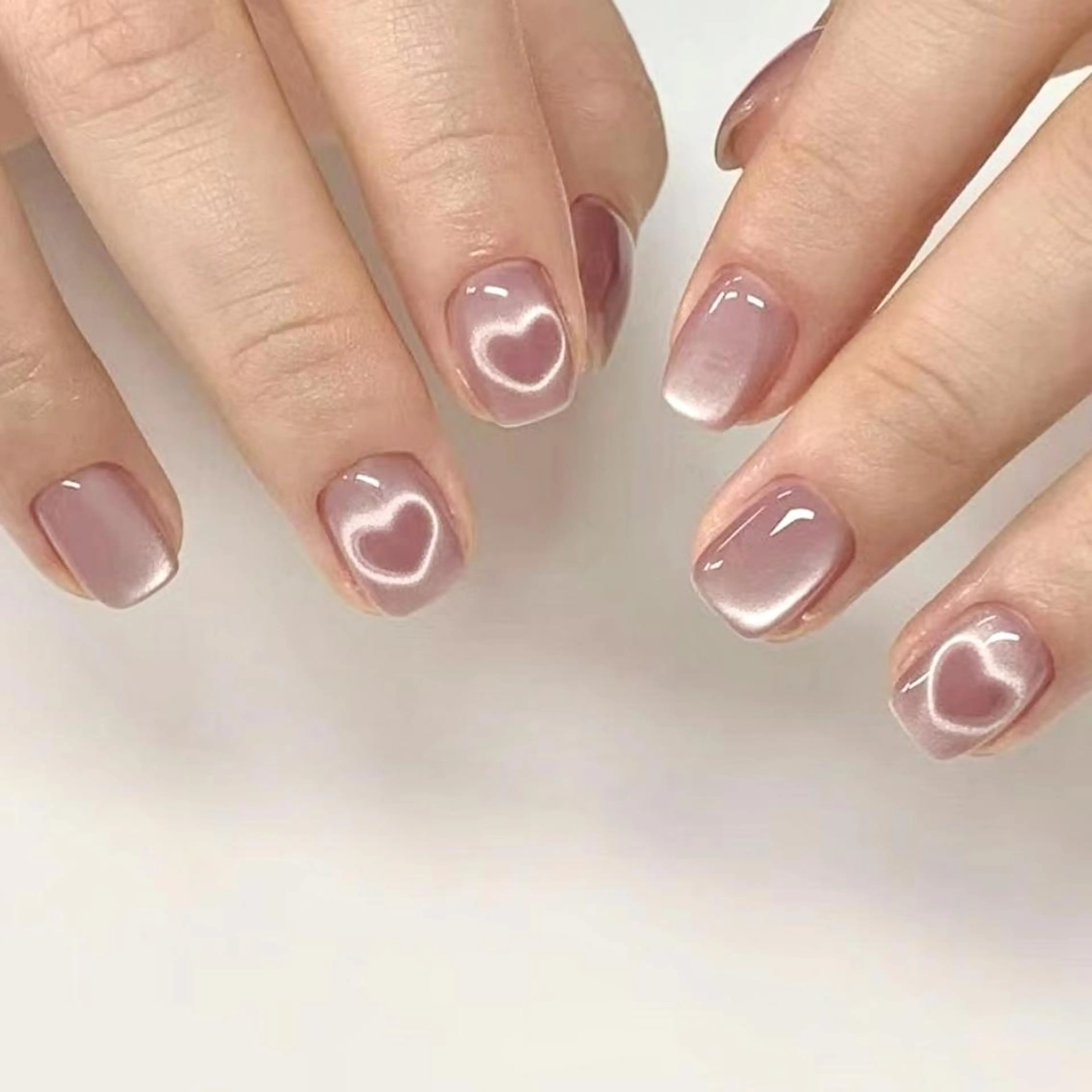 ネイル ハンドネイル RAFFINE 月🦋🩵のネイルデザイン