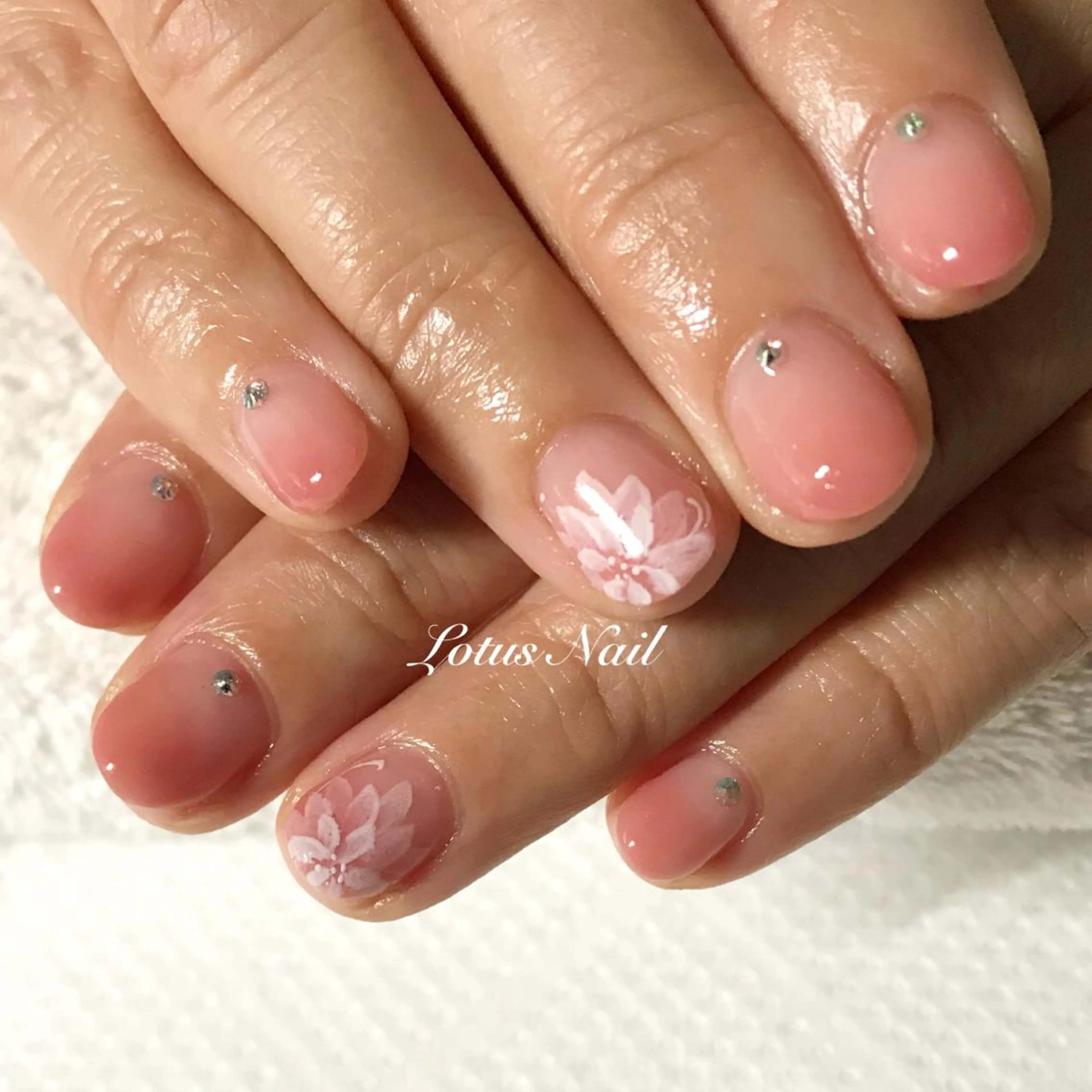 ネイル Lotus Nailのネイルデザイン