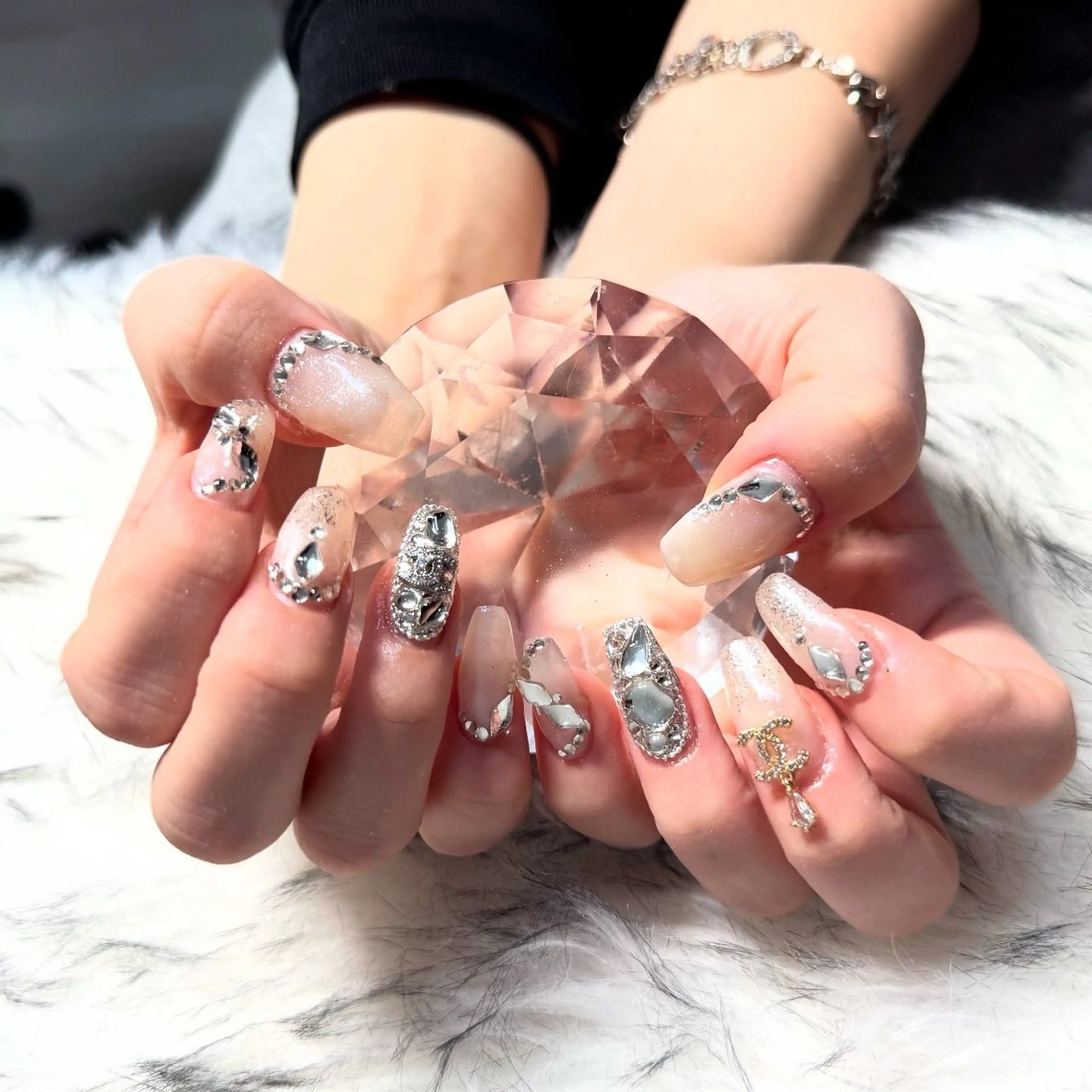 ロング ハンドネイル mao .のネイルデザイン