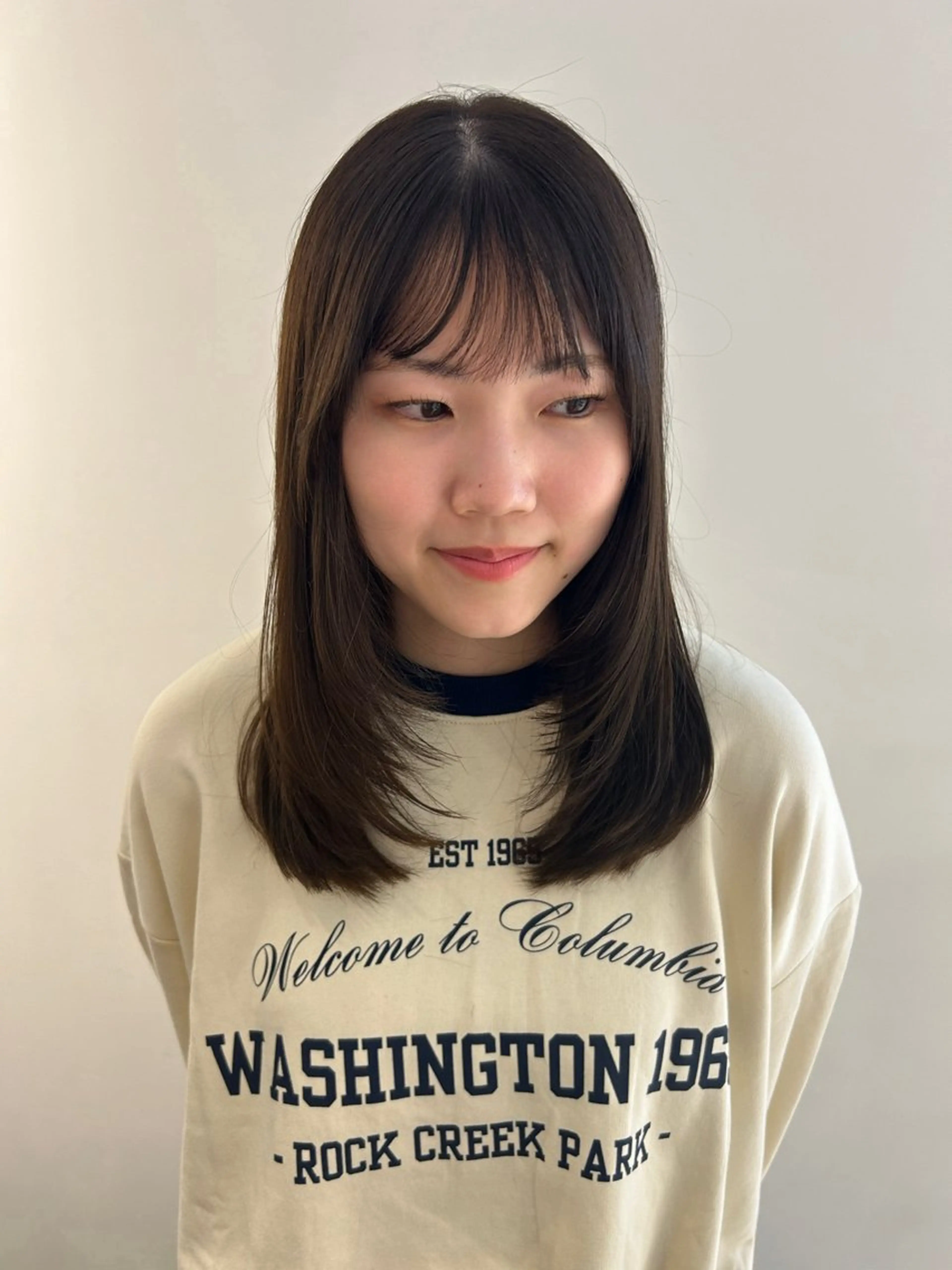 セミロング レイヤーカット Ata.所属・kubo nozomiのヘアスタイル