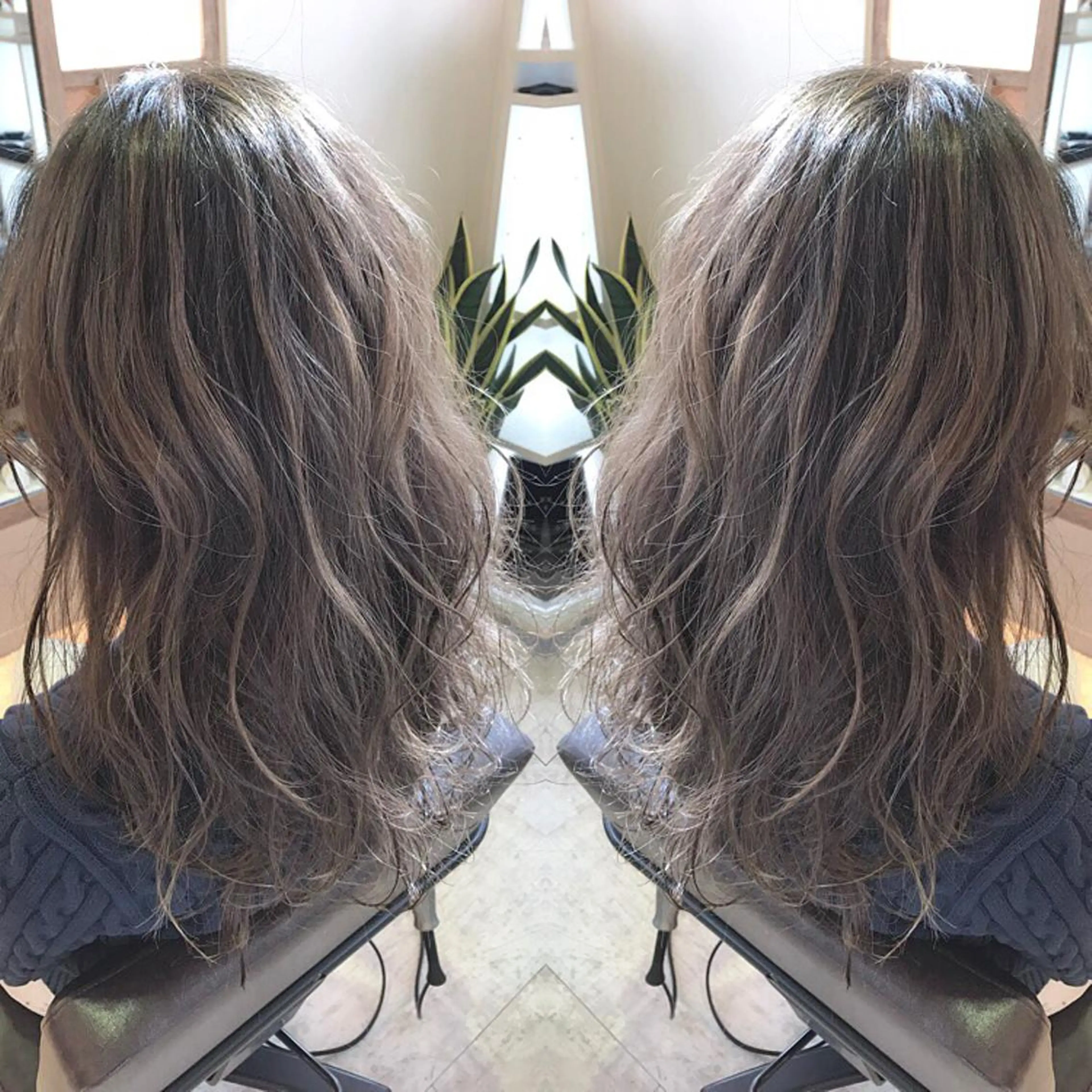 セミロング カラー グレージュ ハイライトカラー ハイライト 青木 茂樹⭐️ 透明感カラーのヘアスタイル