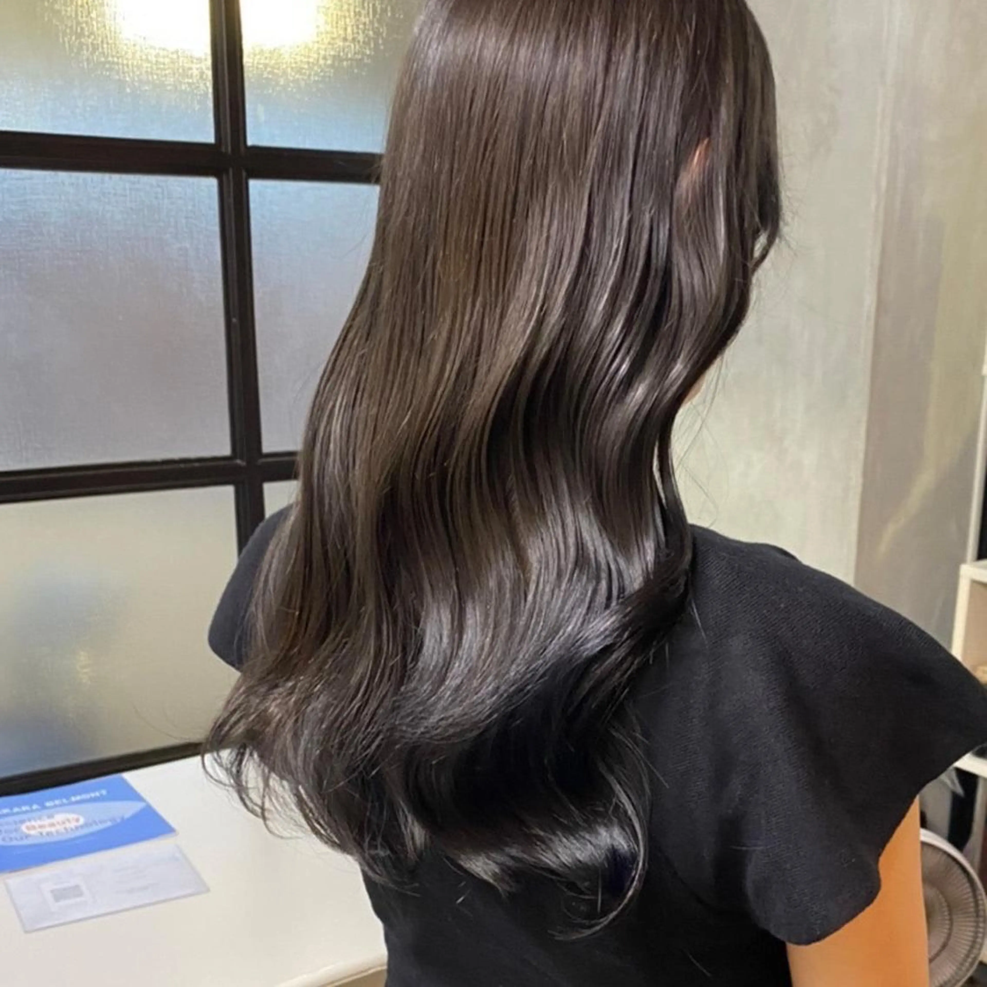 ロング カラー 黒髪 ブルーカラー ブルーブラック エギョモリ ヨシンモリ ヘアカラー トリートメント Life salon SAKURAのヘアスタイル