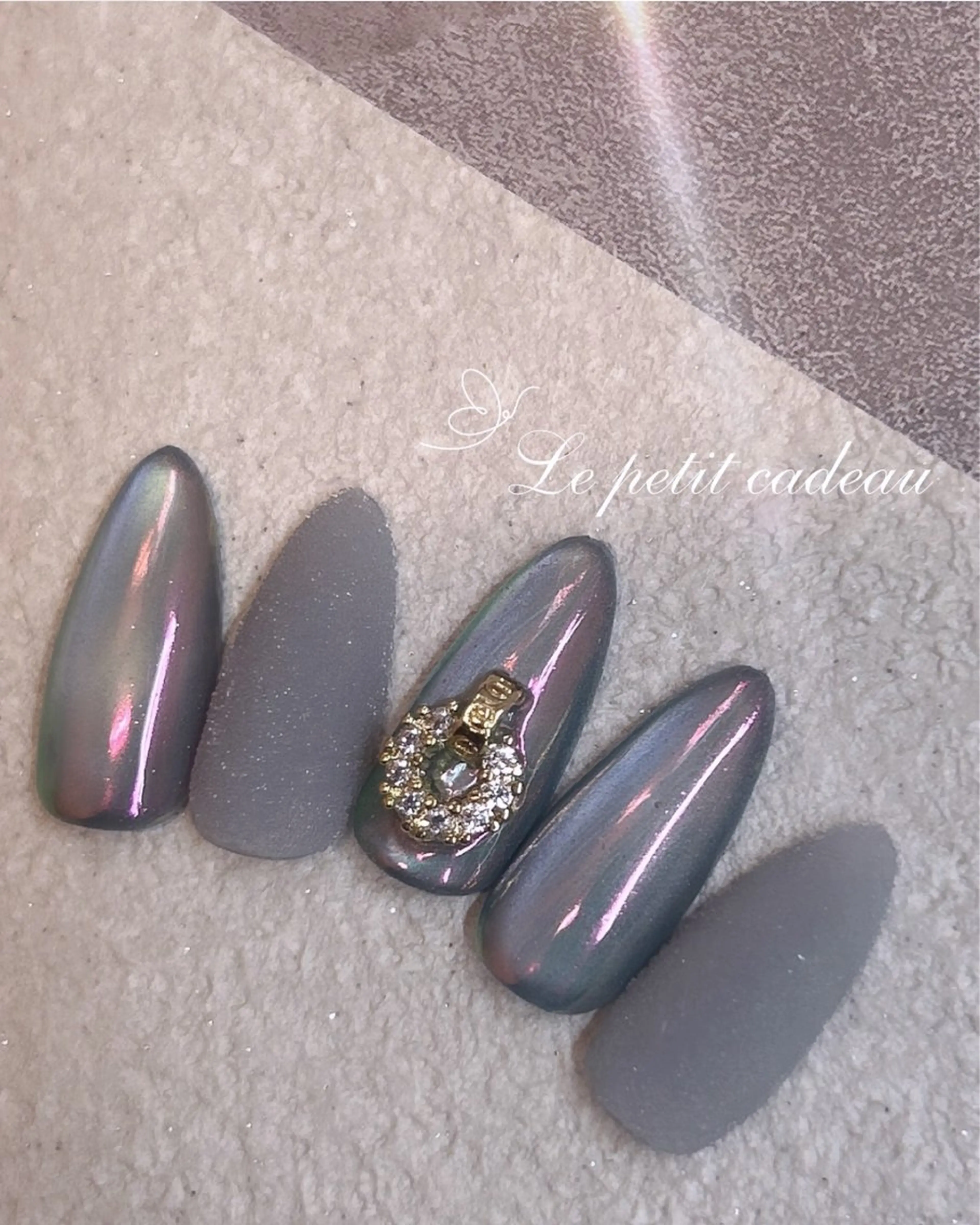 𓊆𝒽𝑎𝑛𝑑𓊇𝑀𝑜𝑛𝑡ℎ𝑙𝑦 𝑑𝑒𝑠𝑖𝑔𝑛 𝐶𝑜𝑣𝑟𝑠𝑒の写真