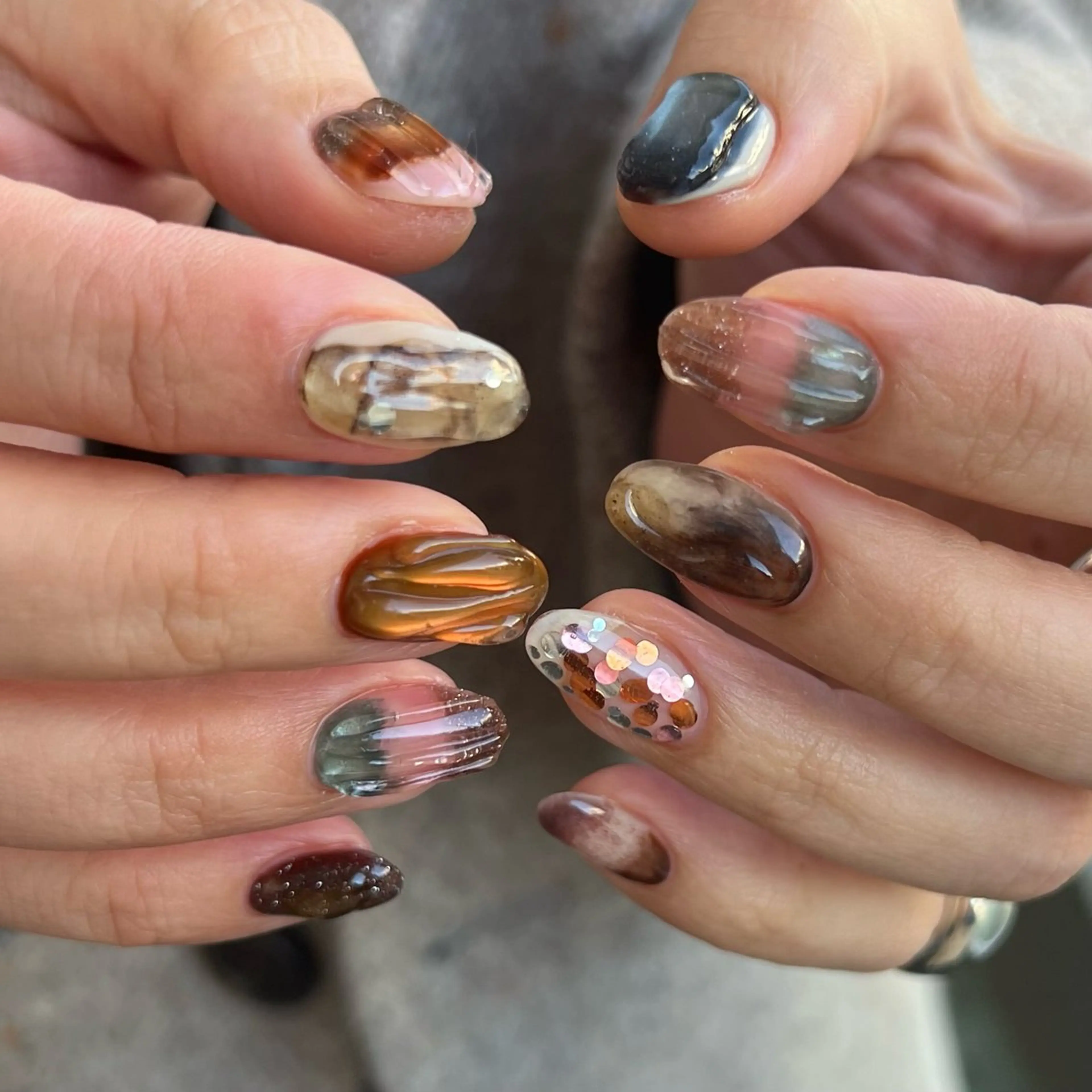 ネイル マグネットネイル ニュアンスネイル 冬ネイル クリスマス kuga amiのネイルデザイン