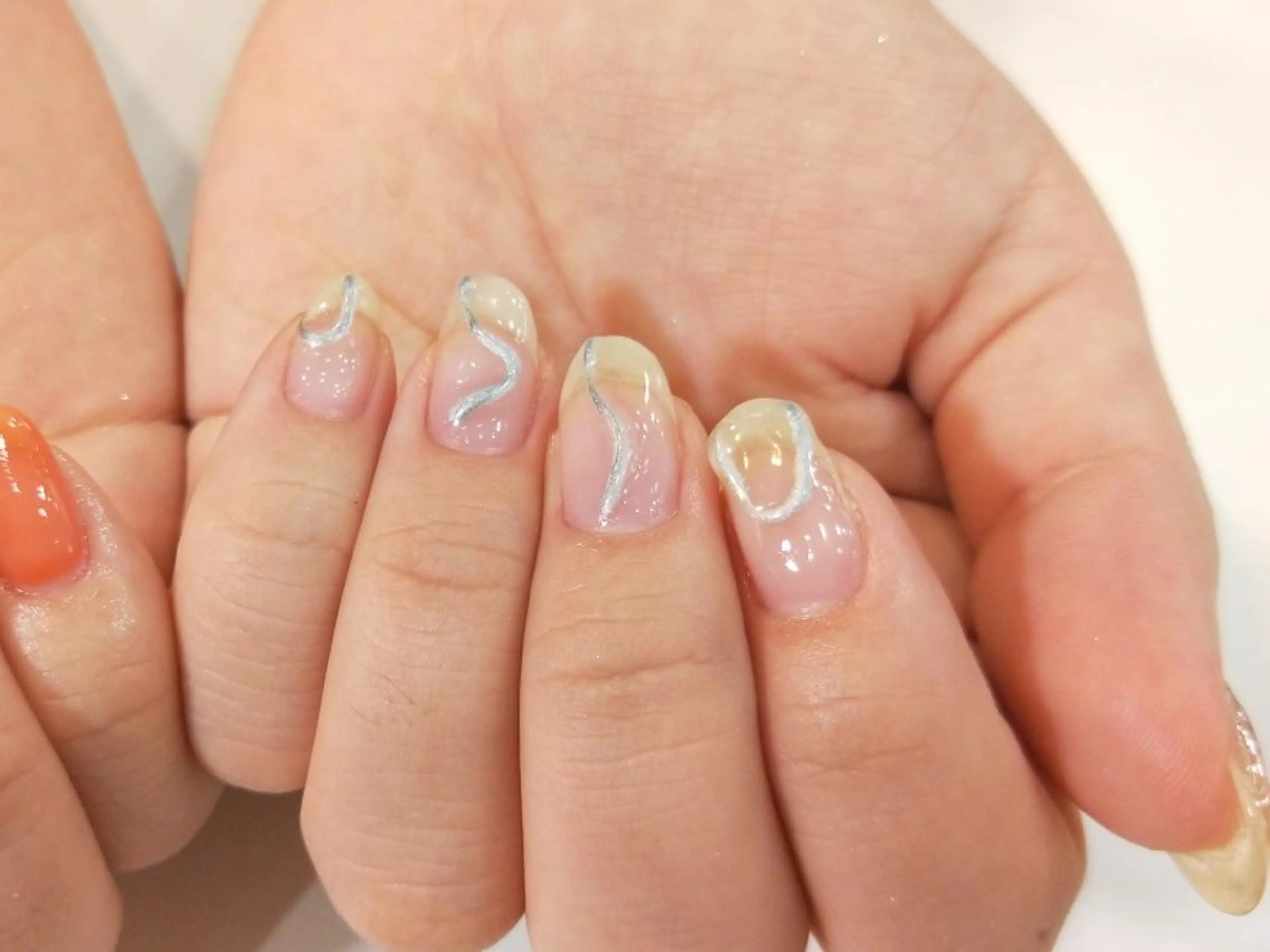 ネイル ハンドネイル ハンドケア R'well所属・はばすみれ🎀ﾈｲﾙ 光ﾌｪｲｼｬﾙ ﾍｱのネイルデザイン