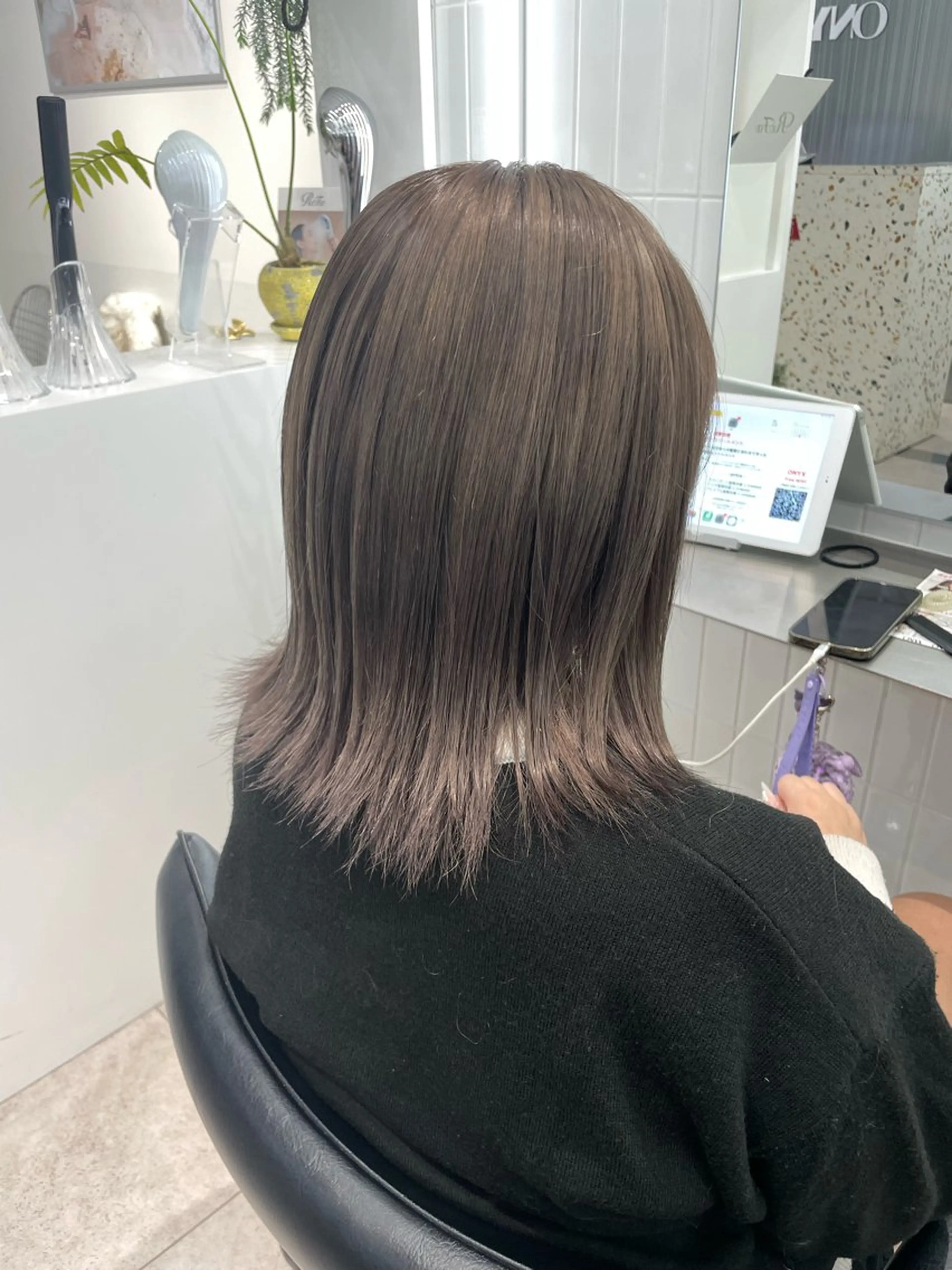 ミディアム カラー ベージュカラー ブリーチ ケアブリーチ グレージュ ヘアカラー トリートメント 表参道/ハイライト 髪質改善ストレートのヘアスタイル