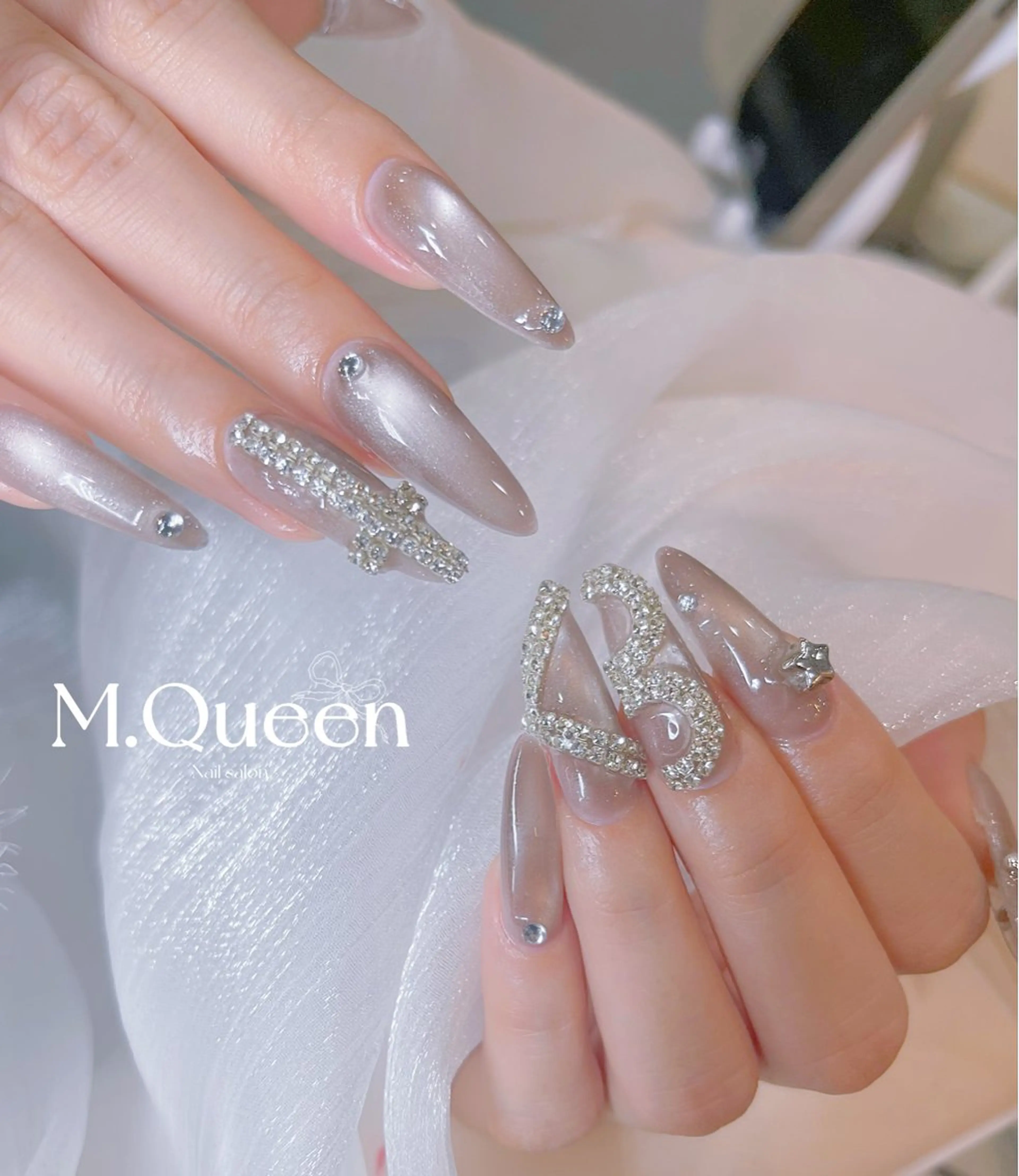 ネイル MQueen ネイルサロンマルのネイルデザイン