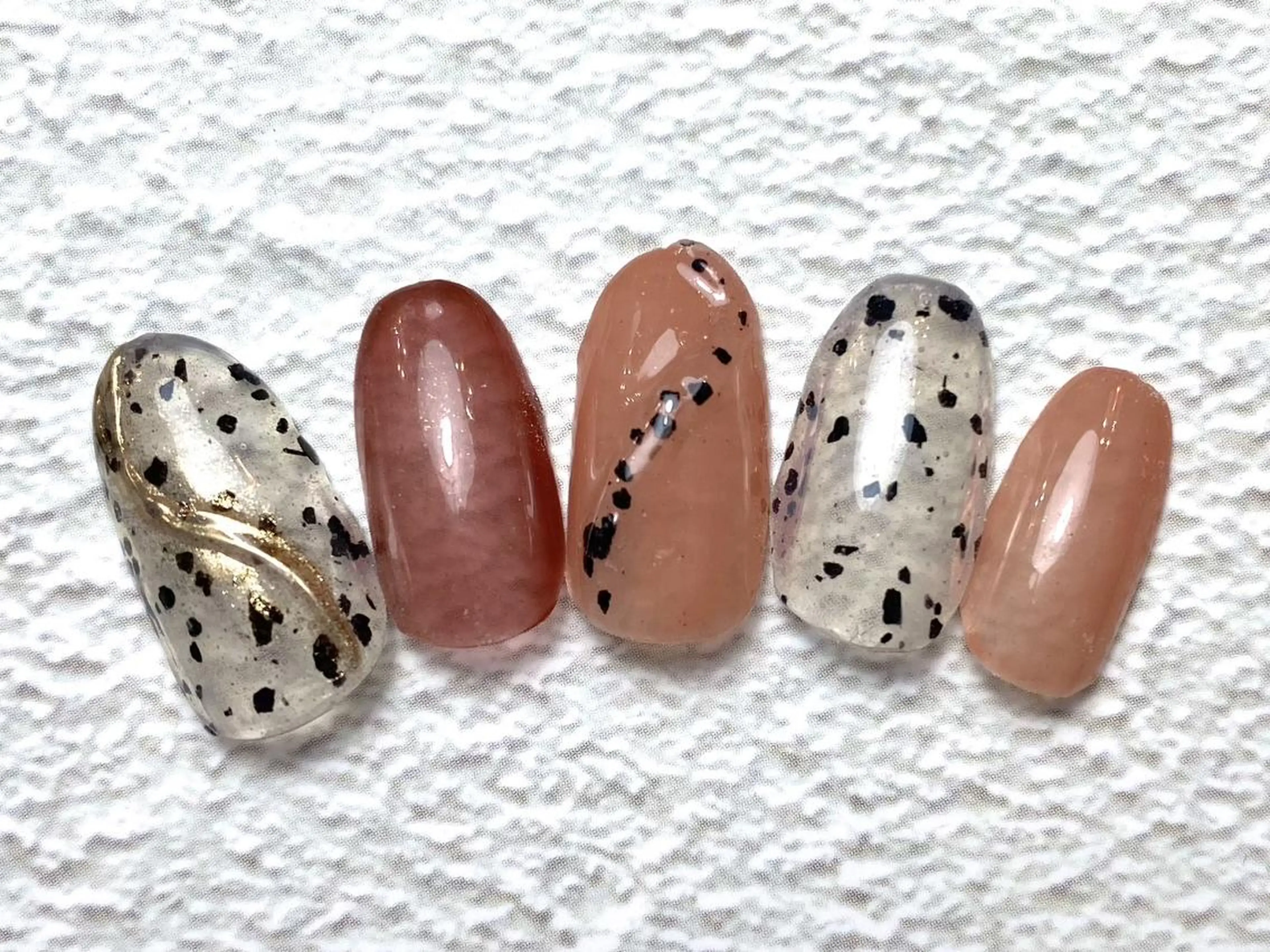 ネイル アートネイル ニュアンスネイル ツイードネイル 冬ネイル クリスマス ハンドネイル Nailist Honamiのネイルデザイン