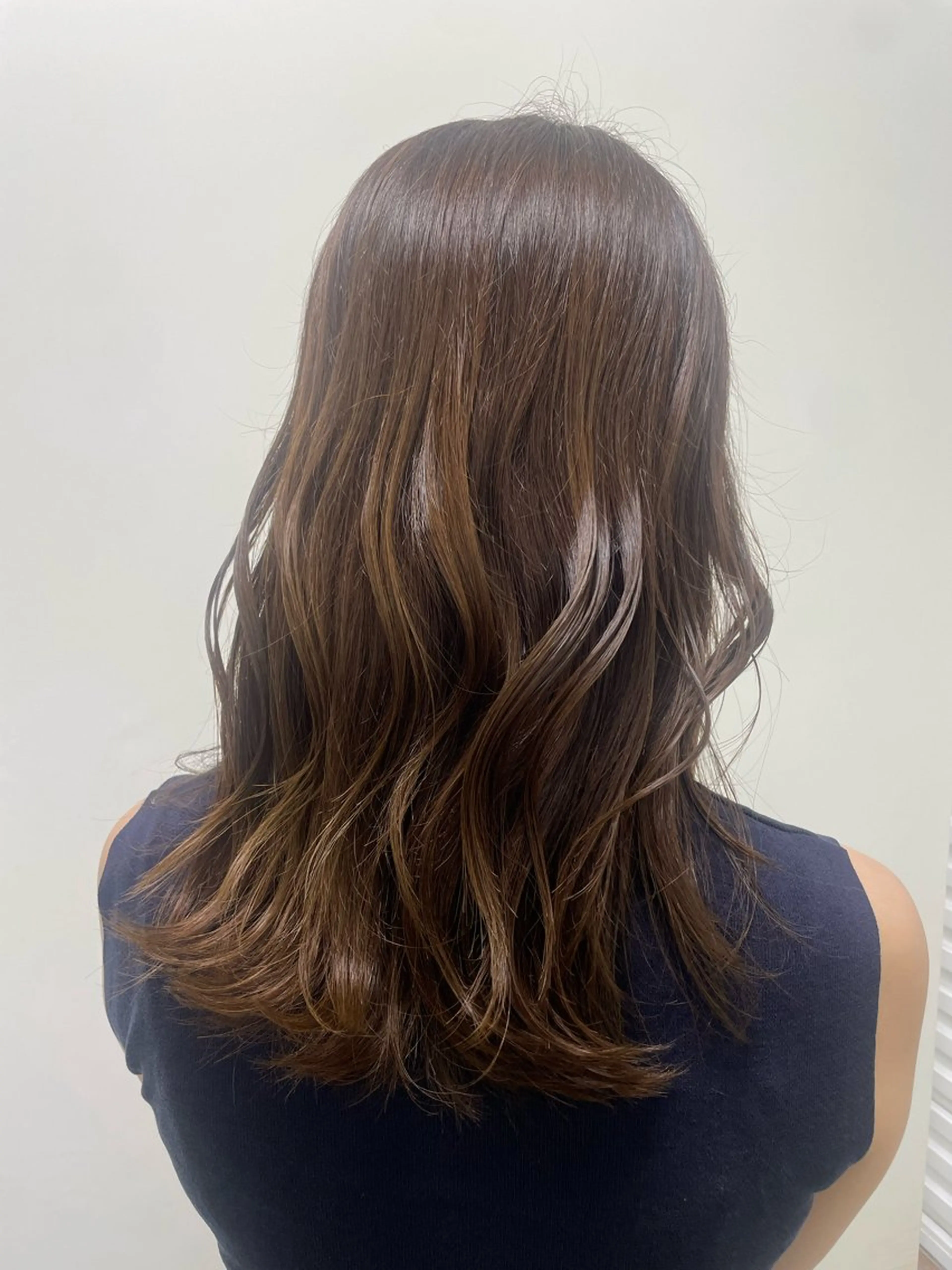 セミロング レイヤーカット カット ヘアカラー 韓国風骨格カット 艶カラー🩶髙林夏美のヘアスタイル