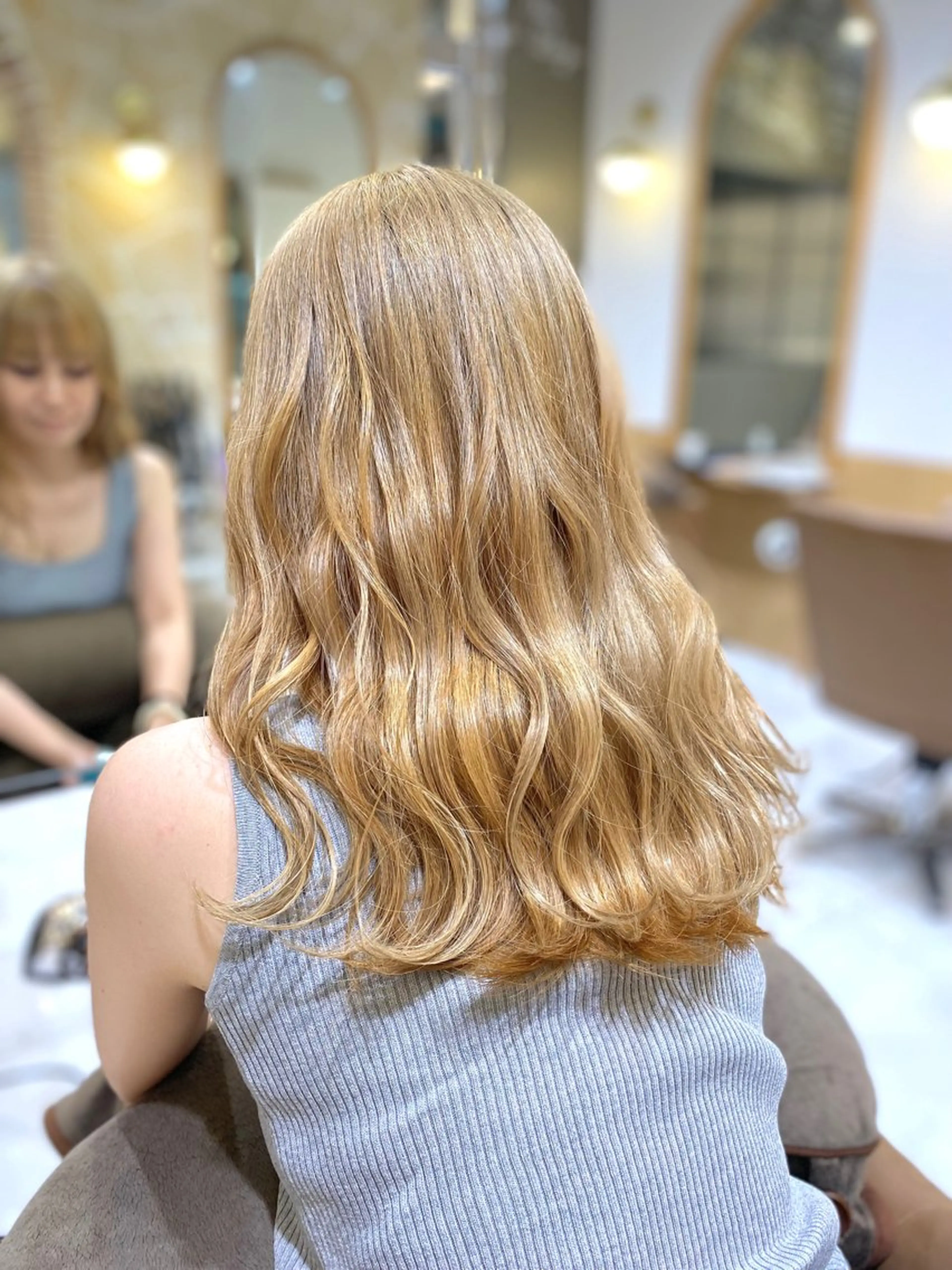 ロング カラー ブリーチ ブロンド カット ヘアカラー 坂井 茅聖のヘアスタイル