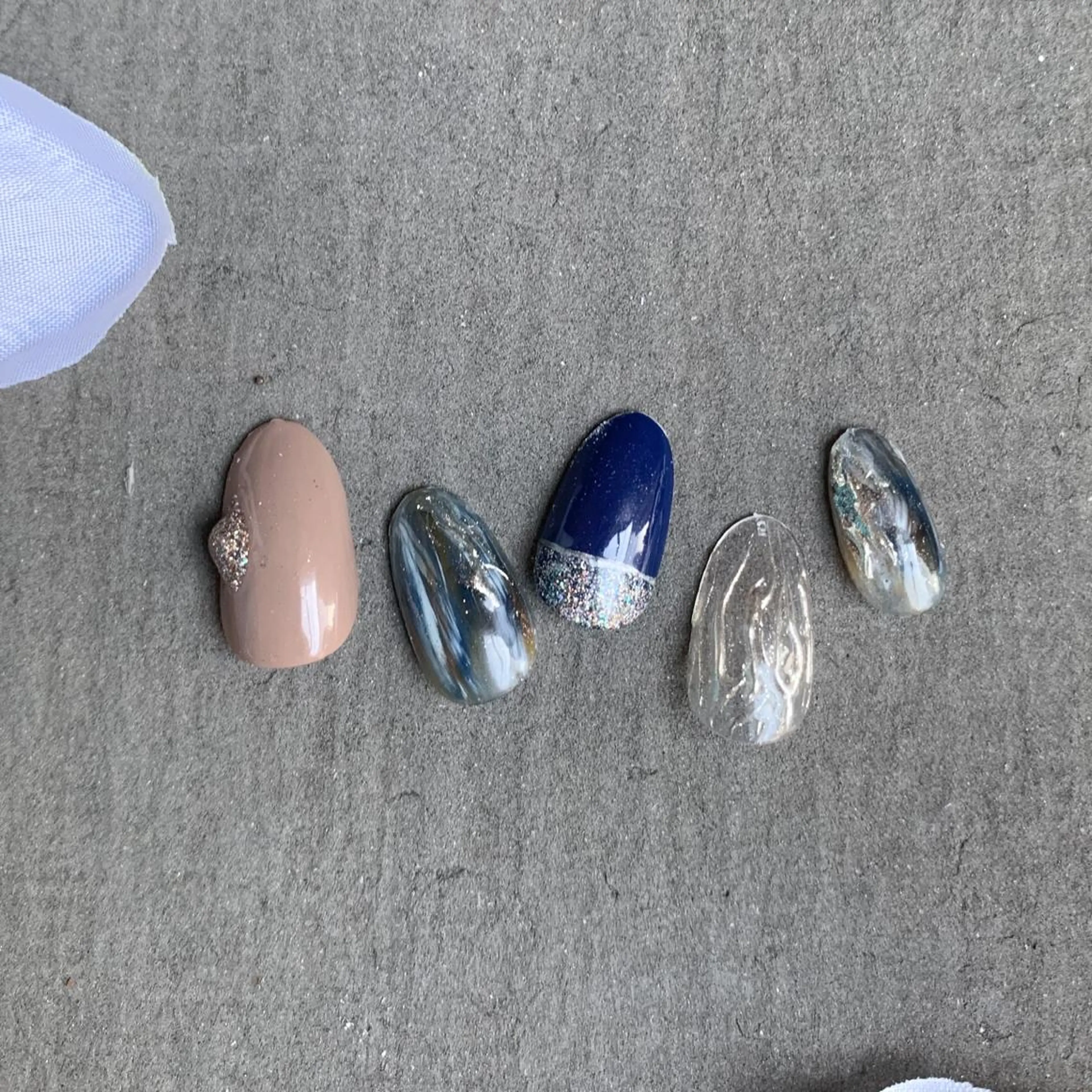 ミディアム カラー パーマ ヘアアレンジ メンズ キッズ ネイル マツエク・マツパ シルバー ニュアンスネイル シルバー ニュアンスパーマ yuri kaのネイルデザイン