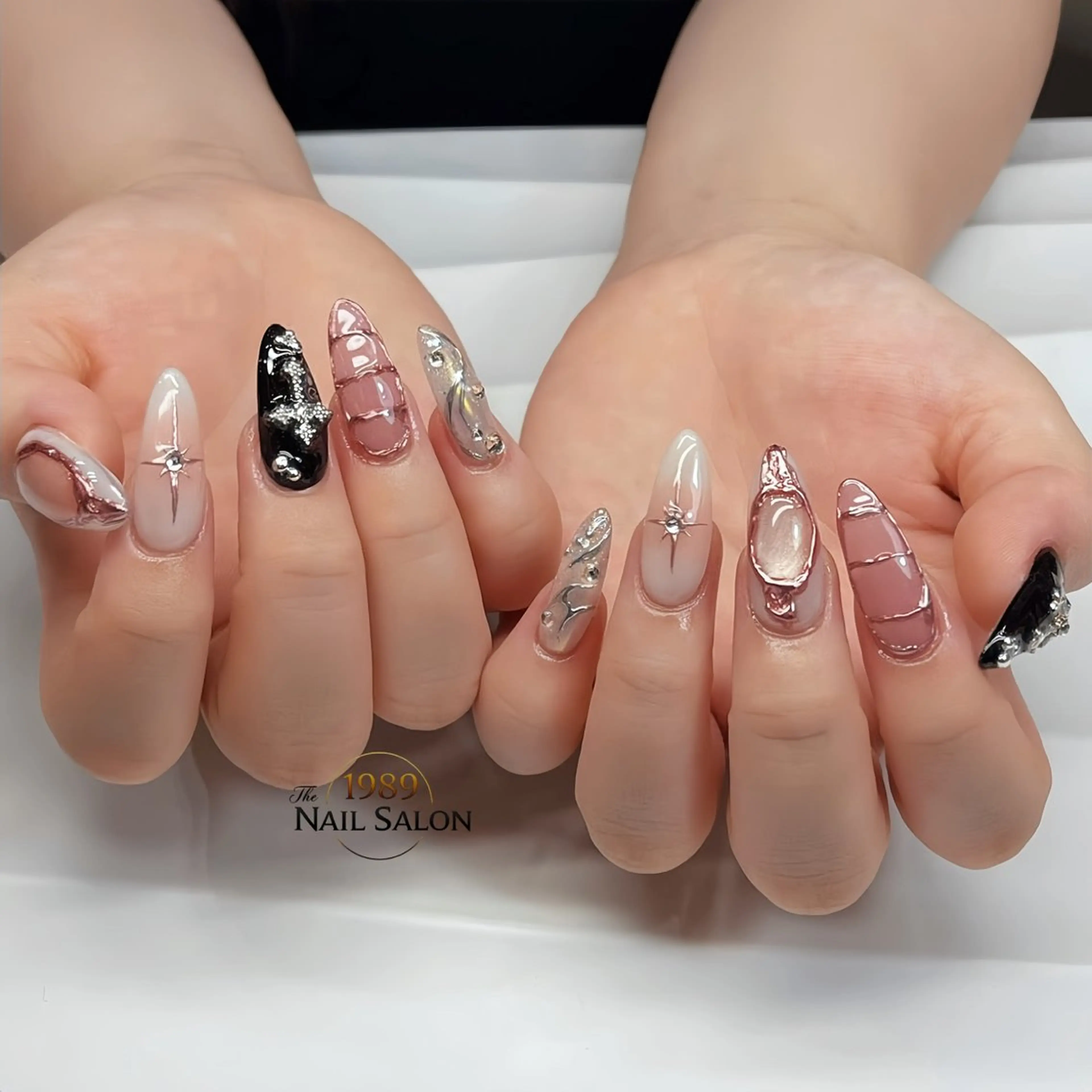 ネイル ハンドネイル The 1989 Nail Salonのネイルデザイン