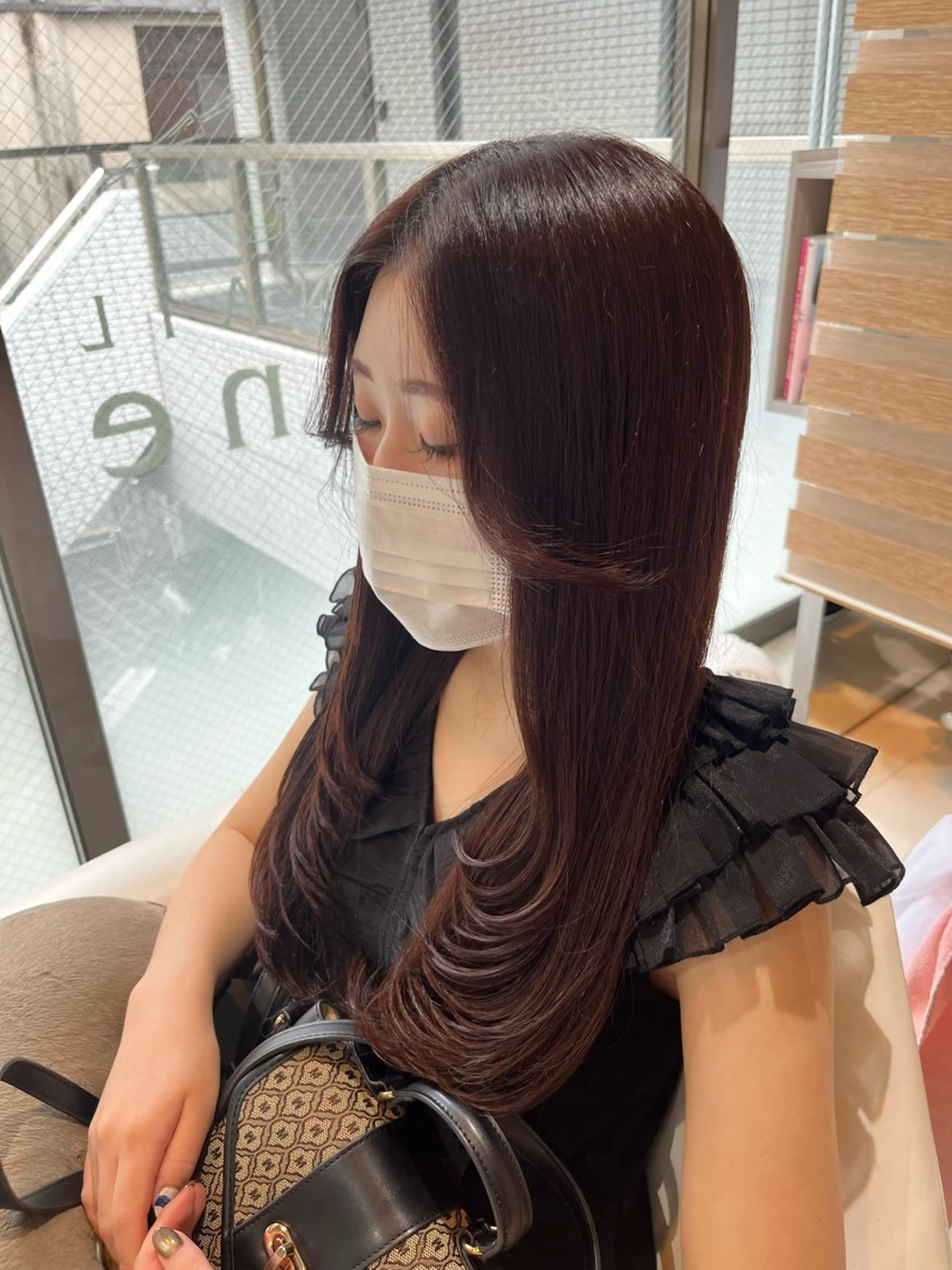 ロング 顔まわりレイヤー レイヤーカット 須藤 百合香のヘアスタイル