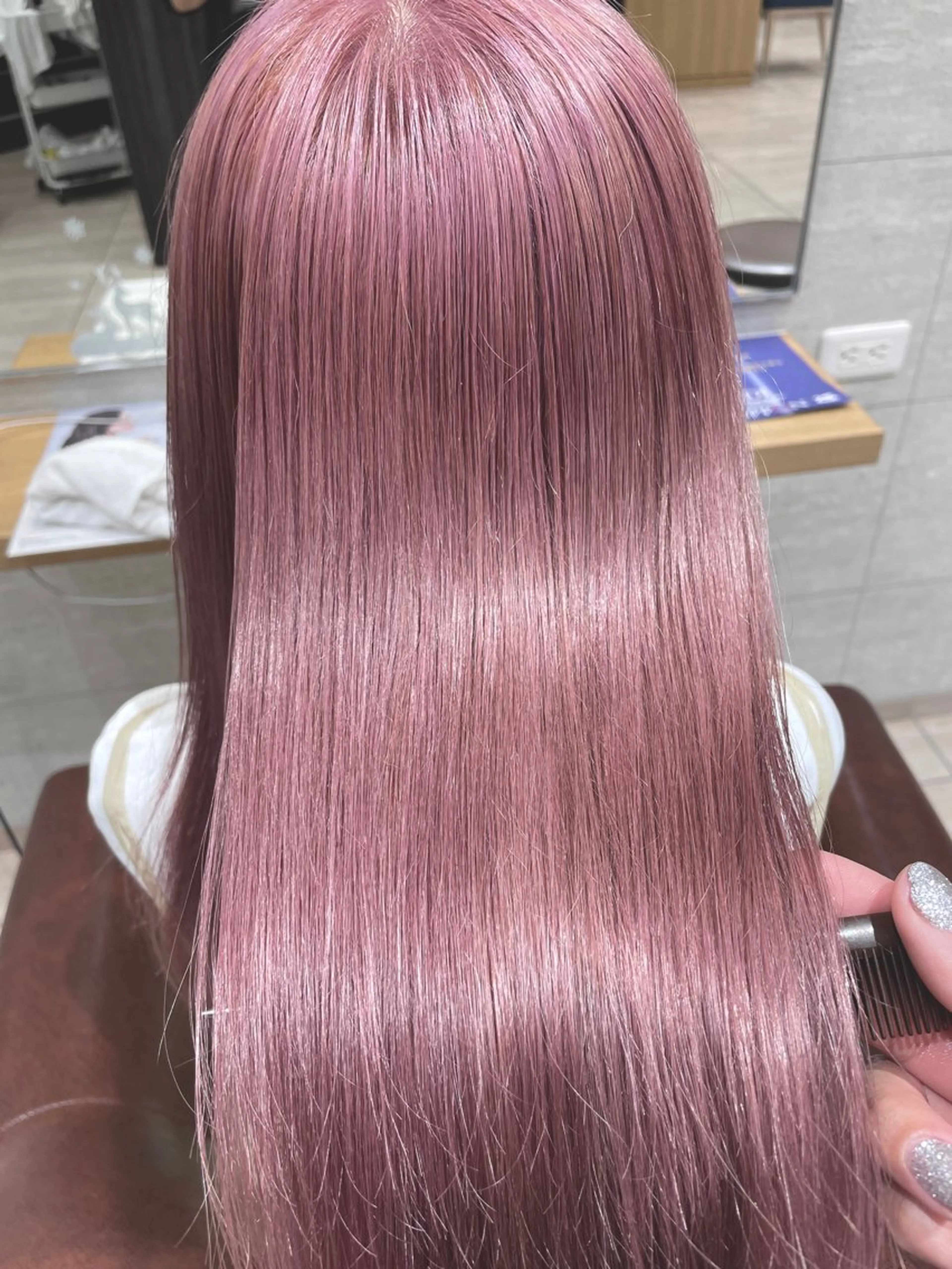 ロング カラー 小川 美優のヘアスタイル