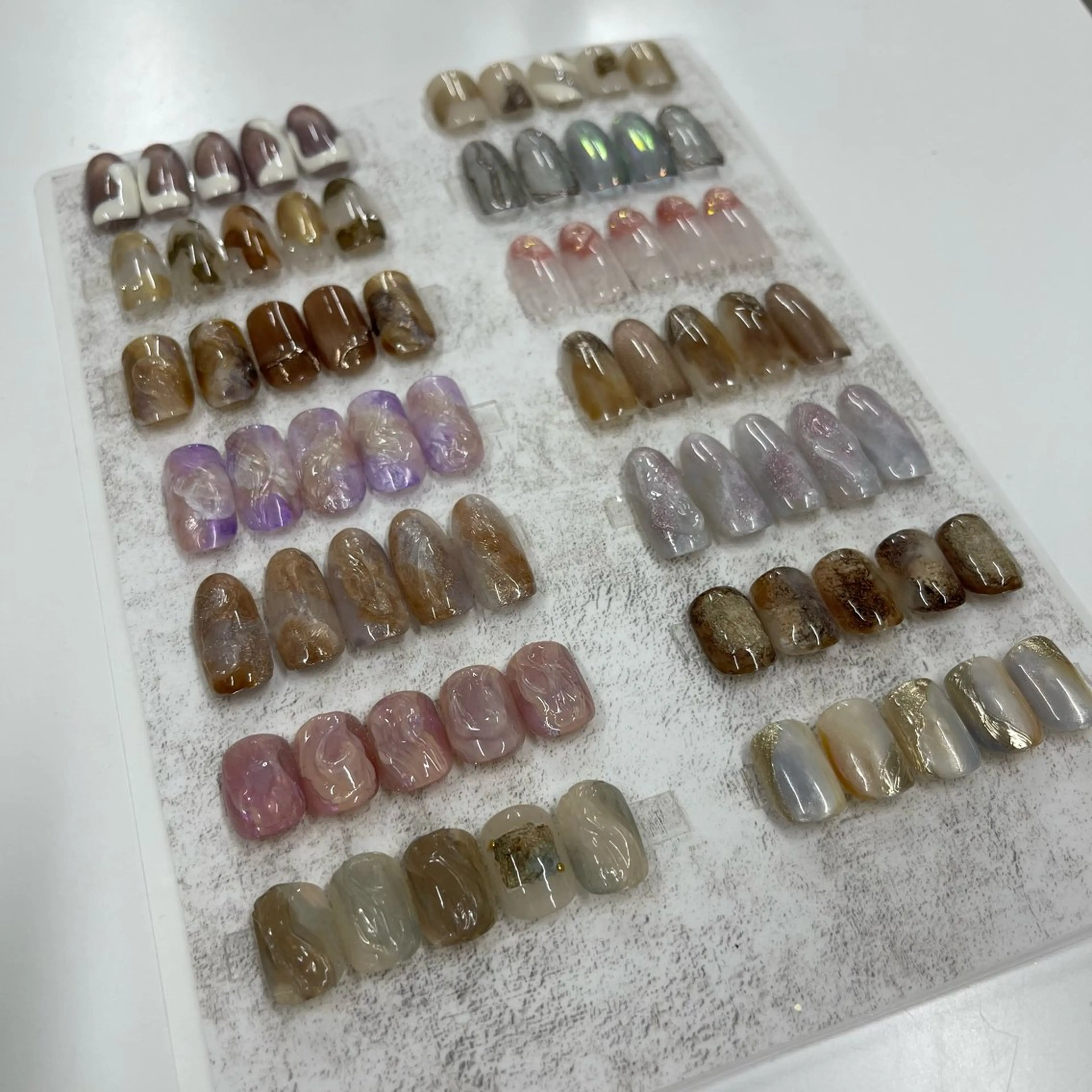 ミディアム Nonche大阪梅田店所属・Nonche 大阪梅田店のネイルデザイン