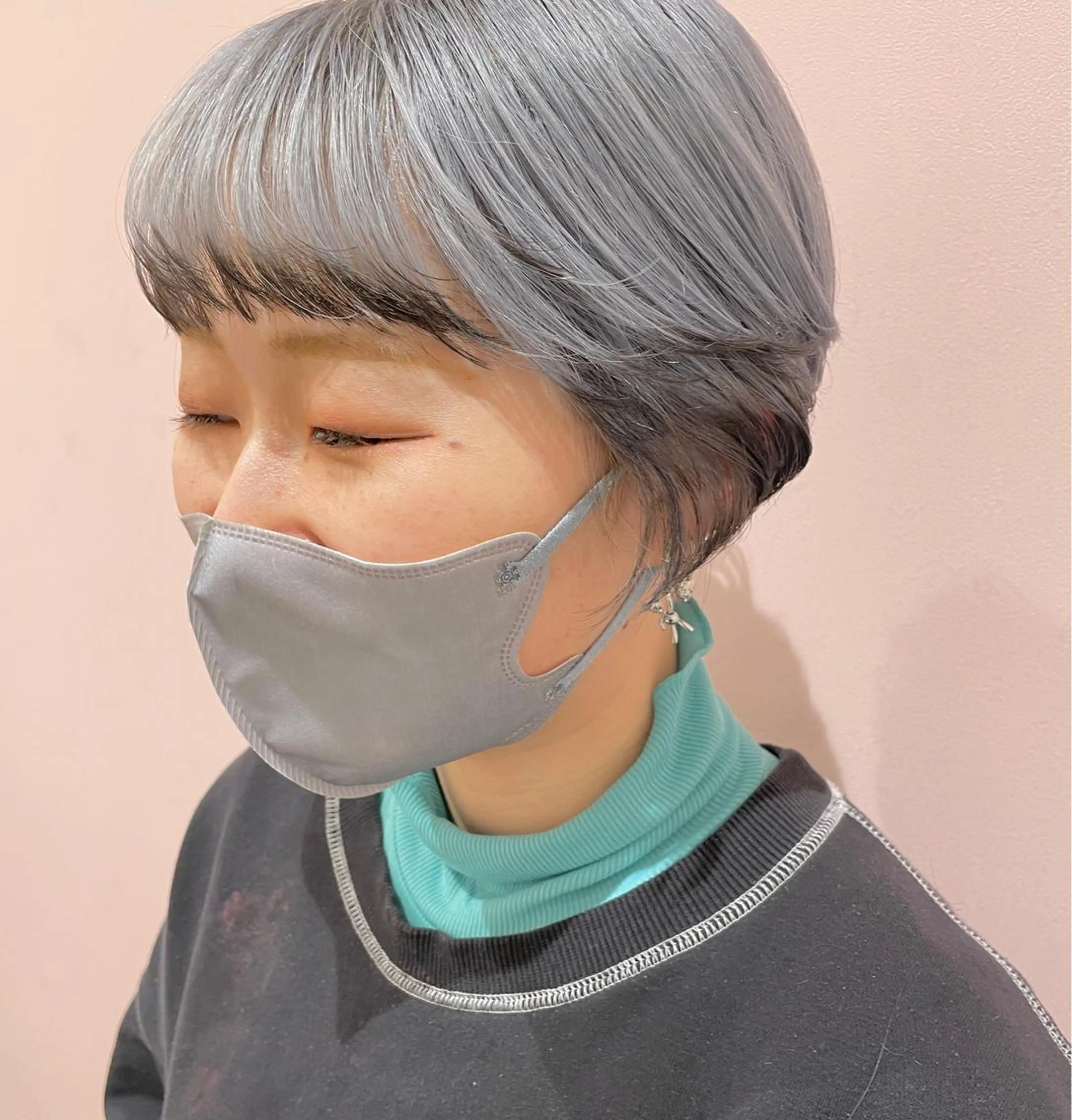 ショート カラー 黒髪 カット ヘアカラー トリートメント レイヤーカット/ ハイトーンchimiのヘアスタイル