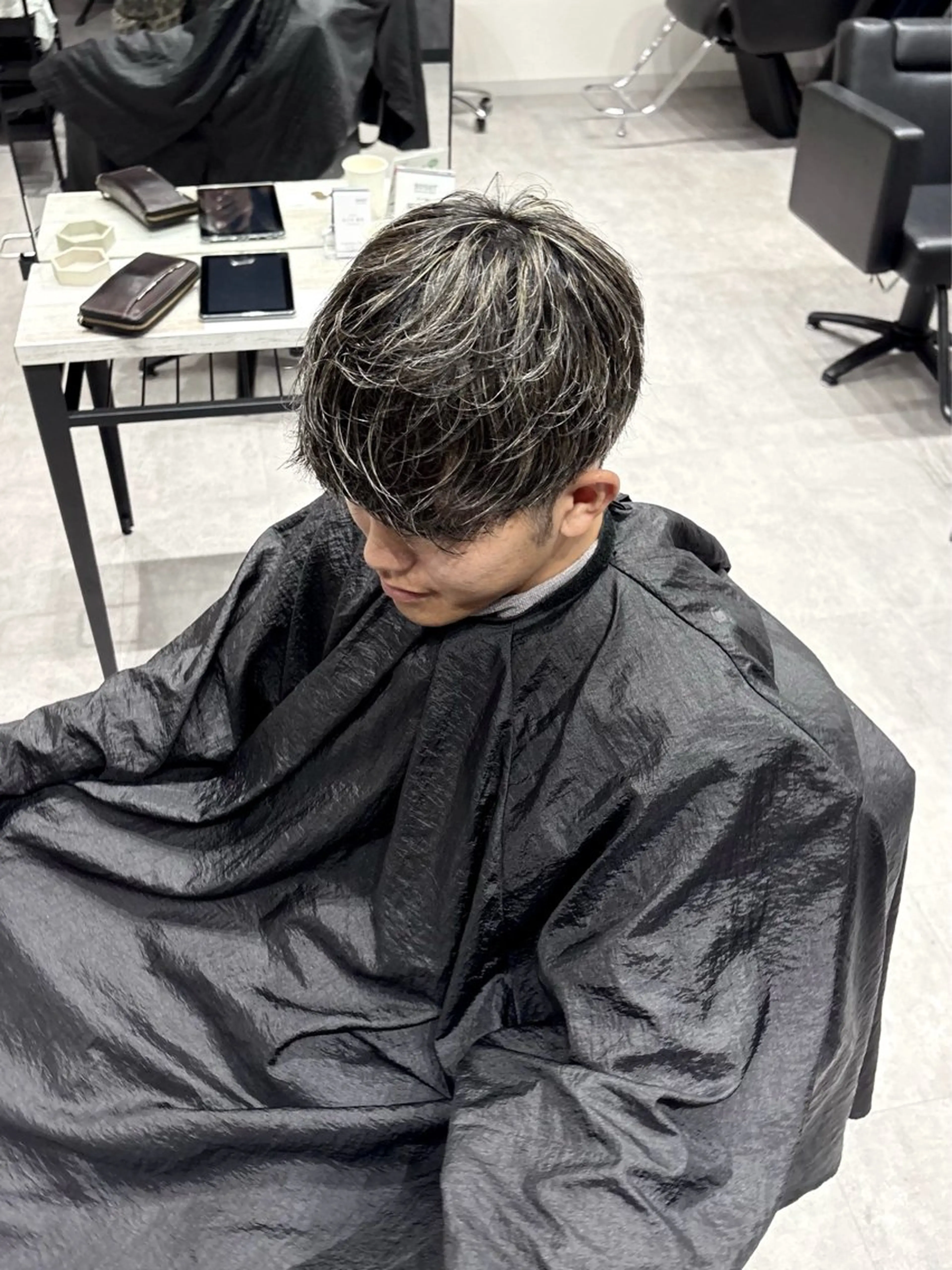 【 ご新規様限定 】men'sカット＋ホワイトメッシュ（2ブリーチ）＋専用トリートメント✨️の写真