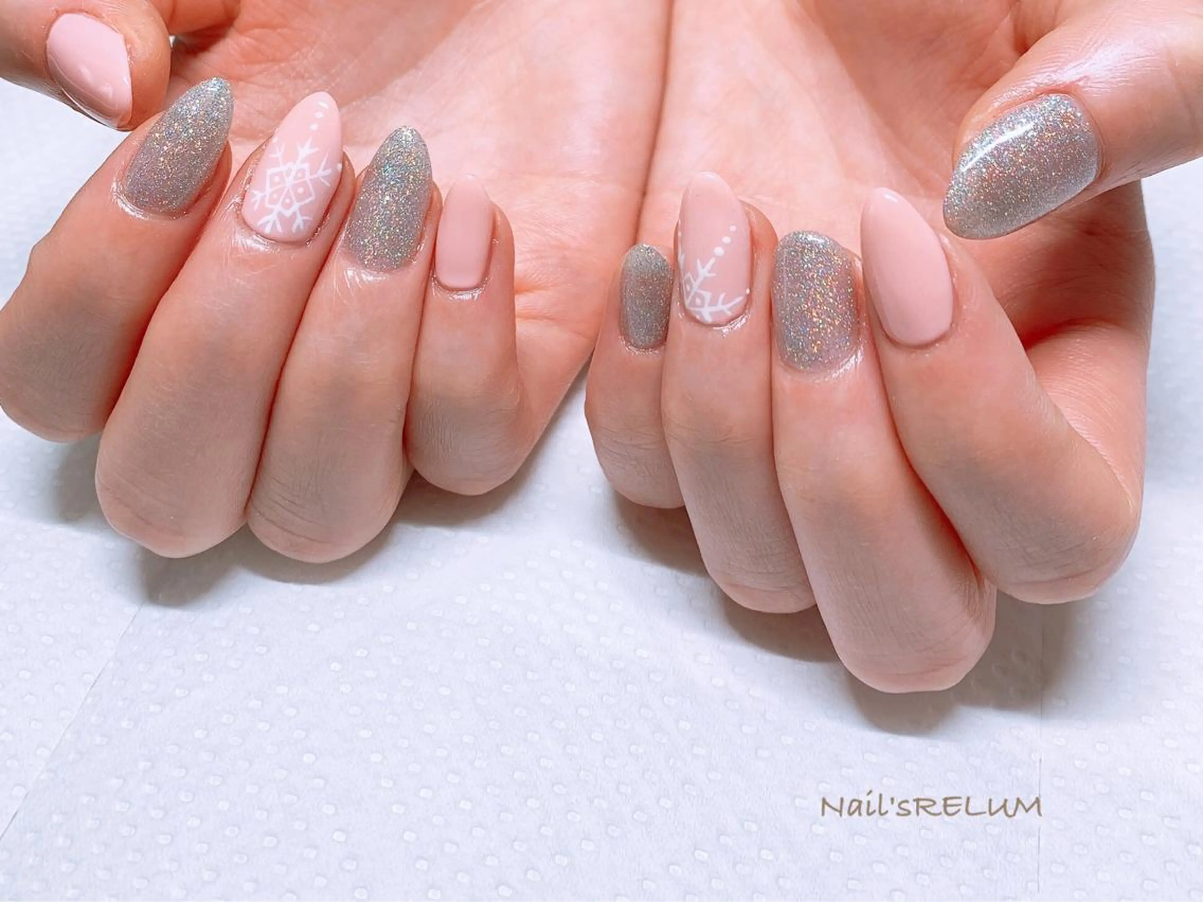 ネイル THECOLORS所属・近貞 莉奈のネイルデザイン