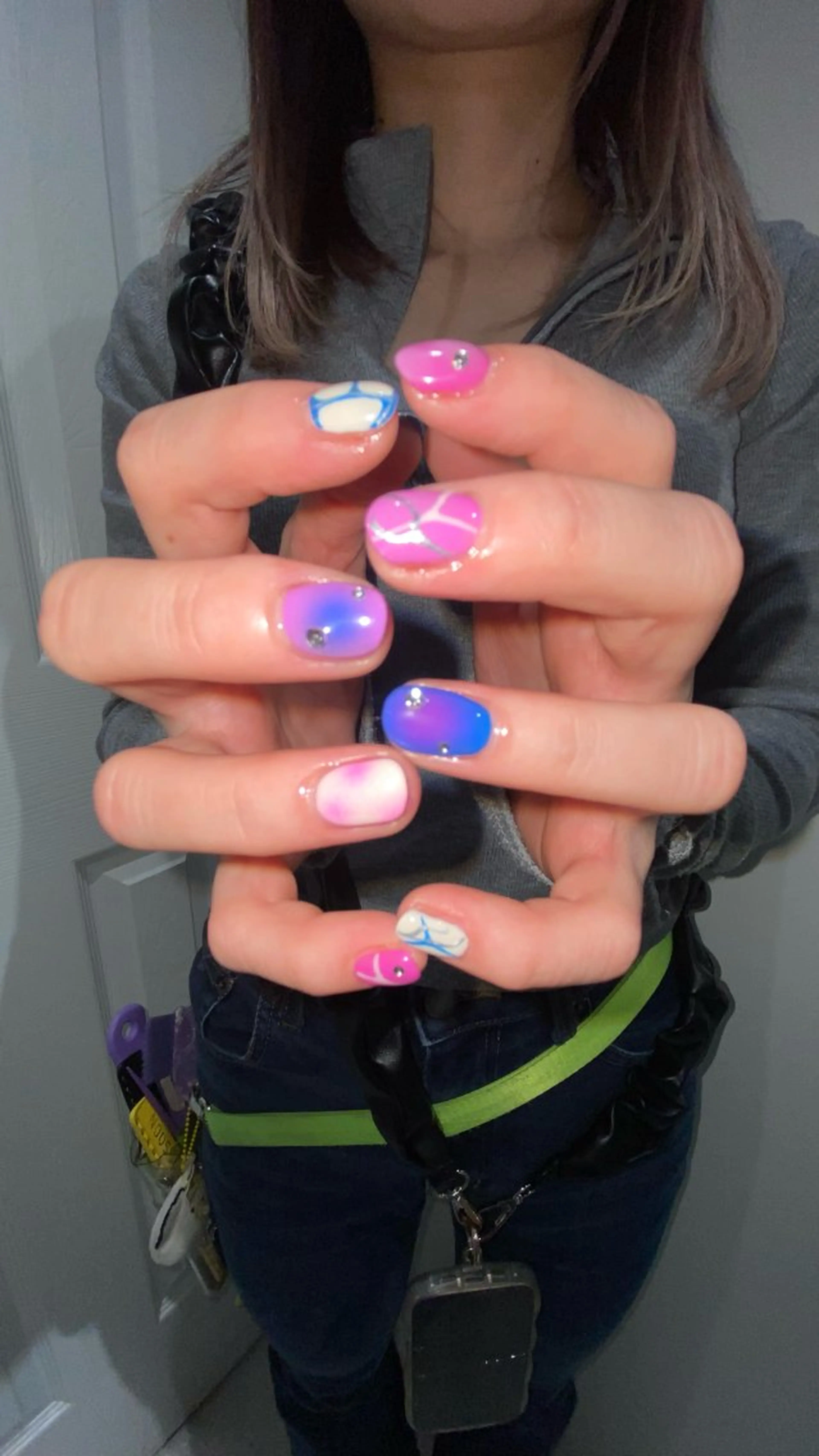 ネイル ハンドネイル ハンドケア カンナ【Y2Kネイル /コーンロウ】のネイルデザイン