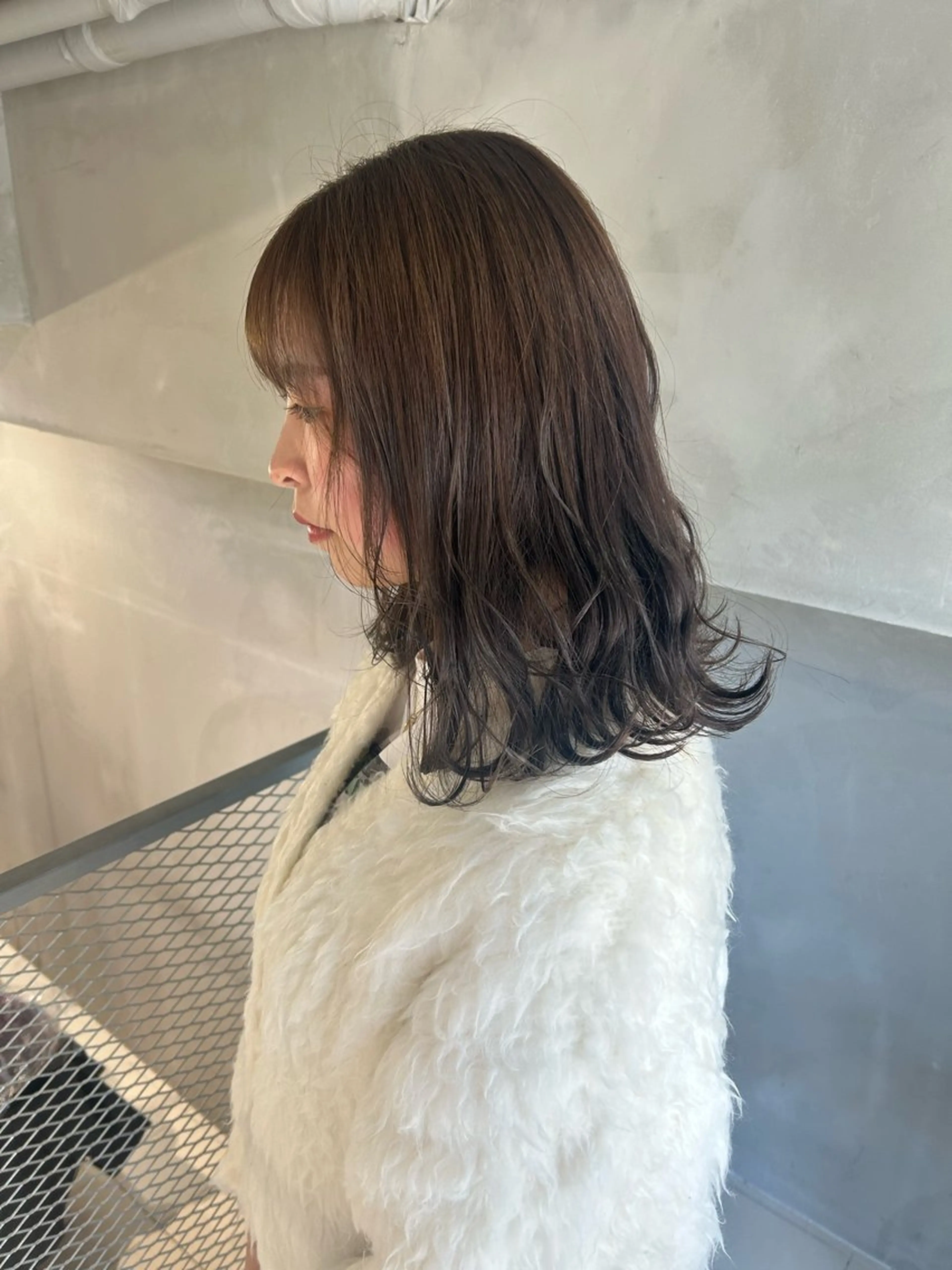 ミディアム カラー ベージュカラー オリーブベージュ カット ヘアカラー トリートメント 透明感カラー🫧 nanohaのヘアスタイル