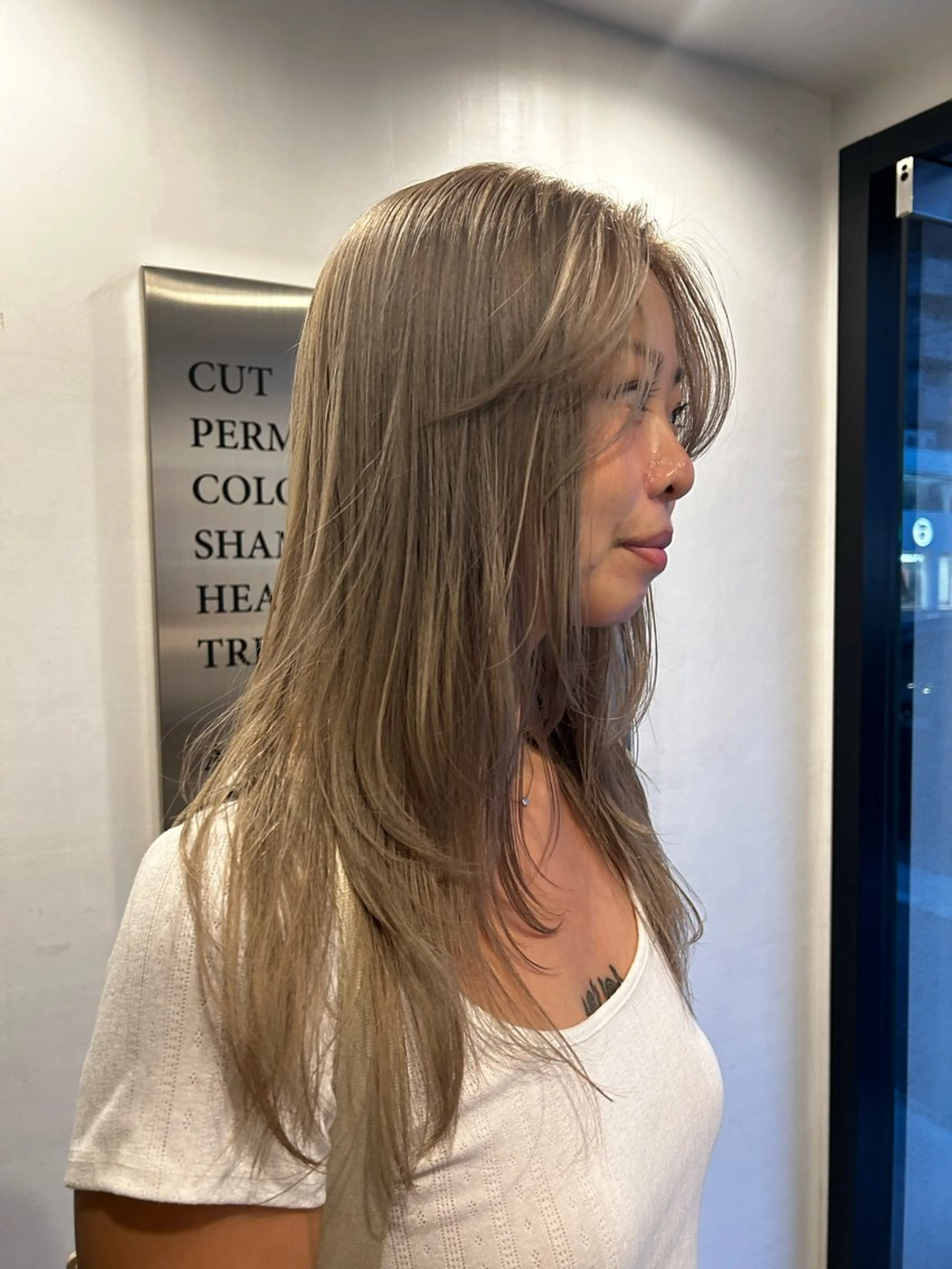 ロング カラー ブロンド hen所属・心斎橋/レイヤー/ ブリーチ/モエのヘアスタイル