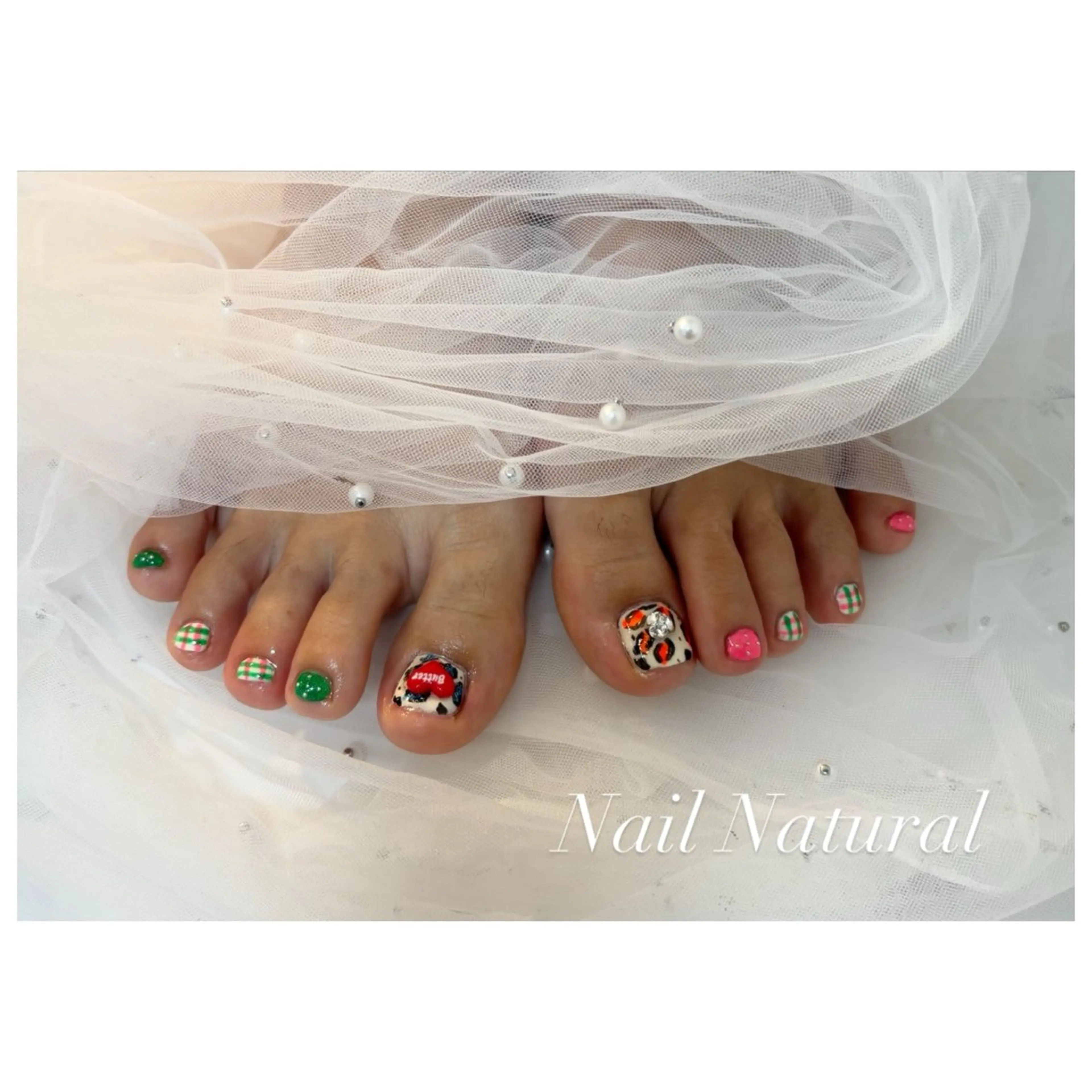 ネイル フラッシュネイル フットネイル フレンチネイル ジェルネイル ガラスフレンチ フットネイル Nail salon Natulalのネイルデザイン