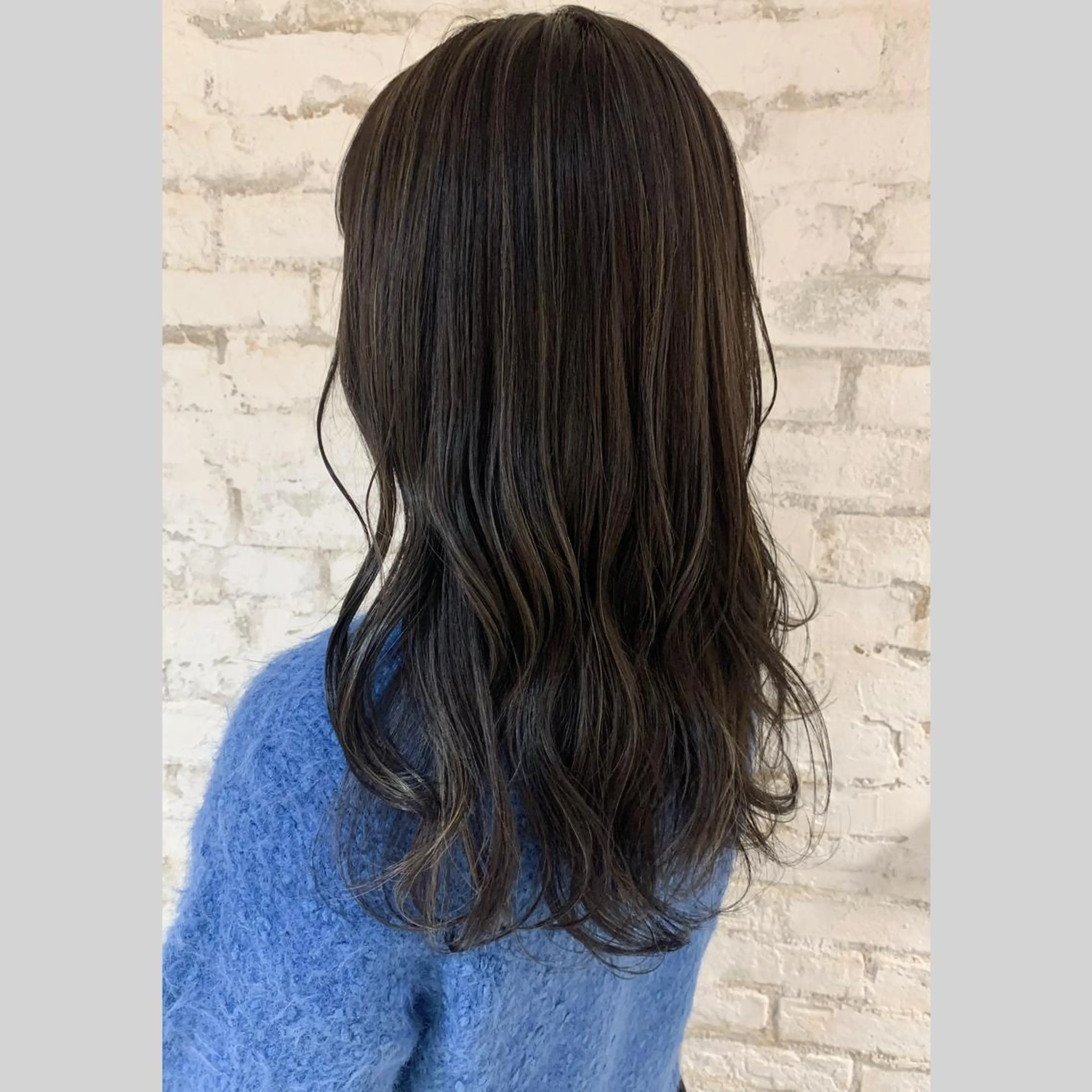 セミロング カラー アディクシーカラー ハイライトカラー 外国人風カラー ハイライト 浅沼 久瑠美のヘアスタイル