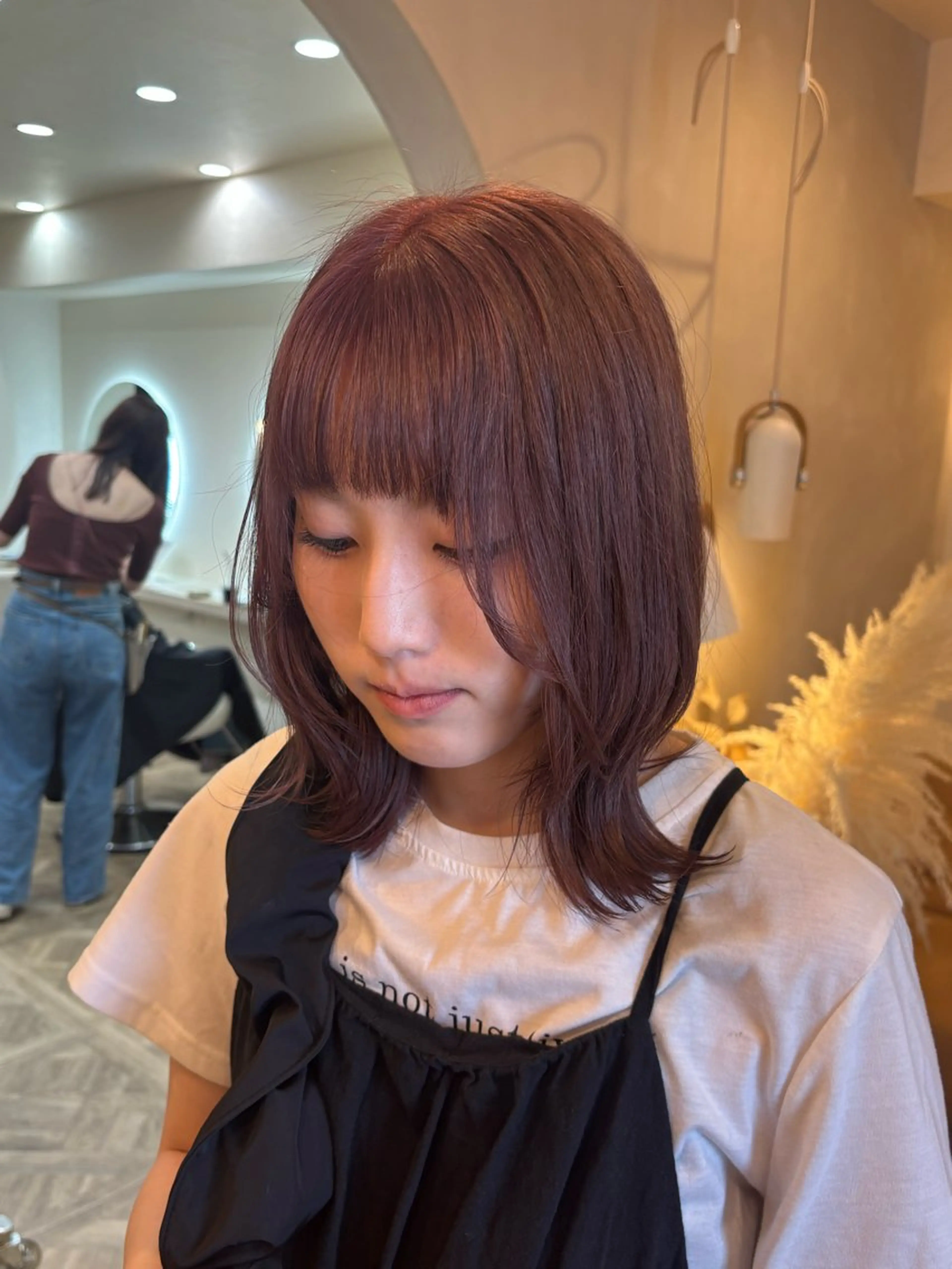 ミディアム カラー ベージュカラー ブリーチ ピンクカラー ピンクベージュ ヘアカラー シンバヒナノ/パーマ レイヤーカット/ボブのヘアスタイル