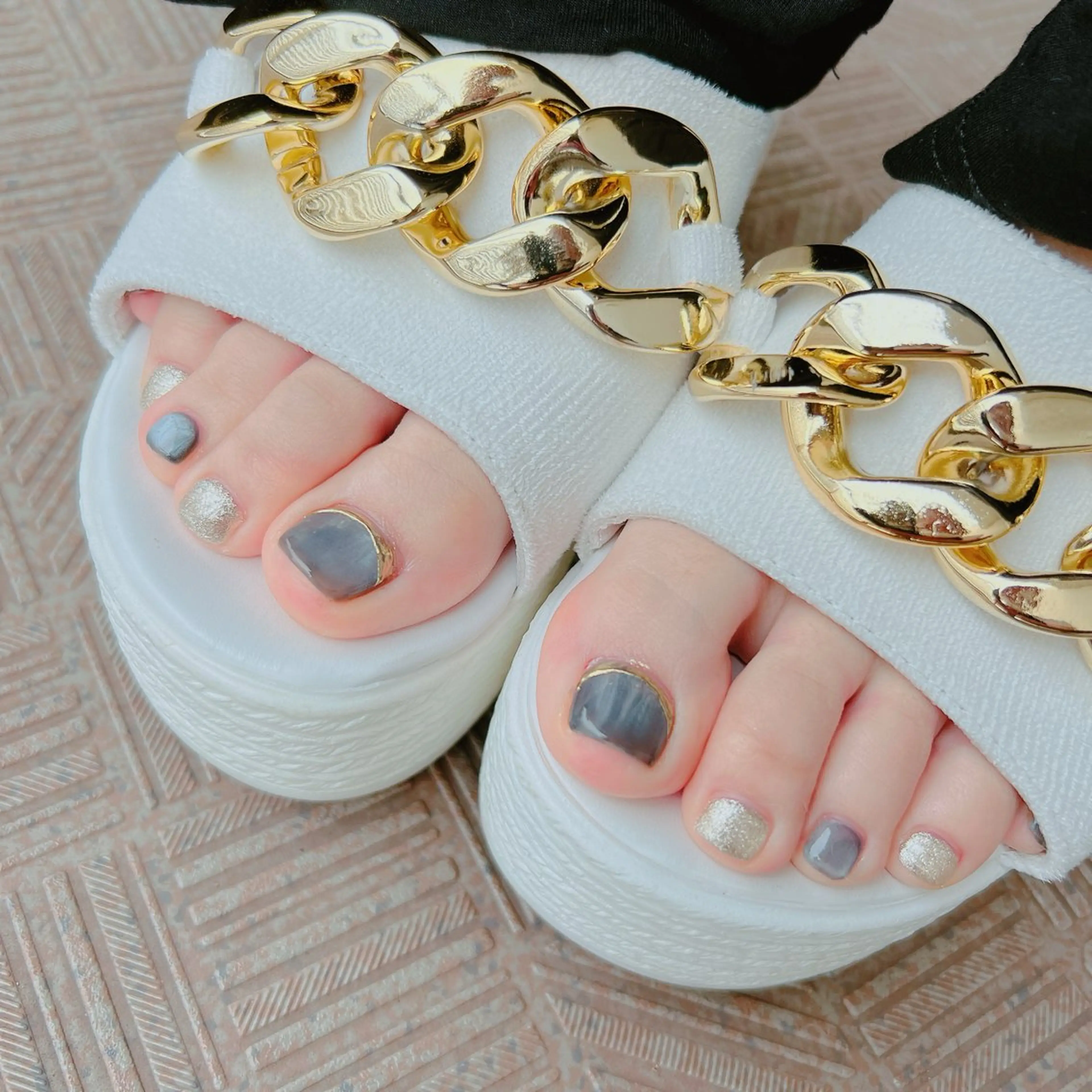 ネイル フットネイル ゴールド マグネットネイル ミラーネイル たきぐち みちこのネイルデザイン